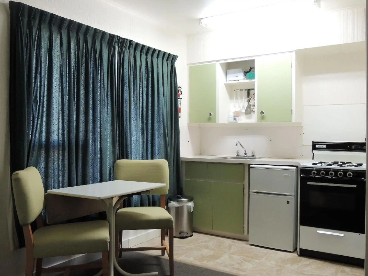 100 Mile Motel & RV Park