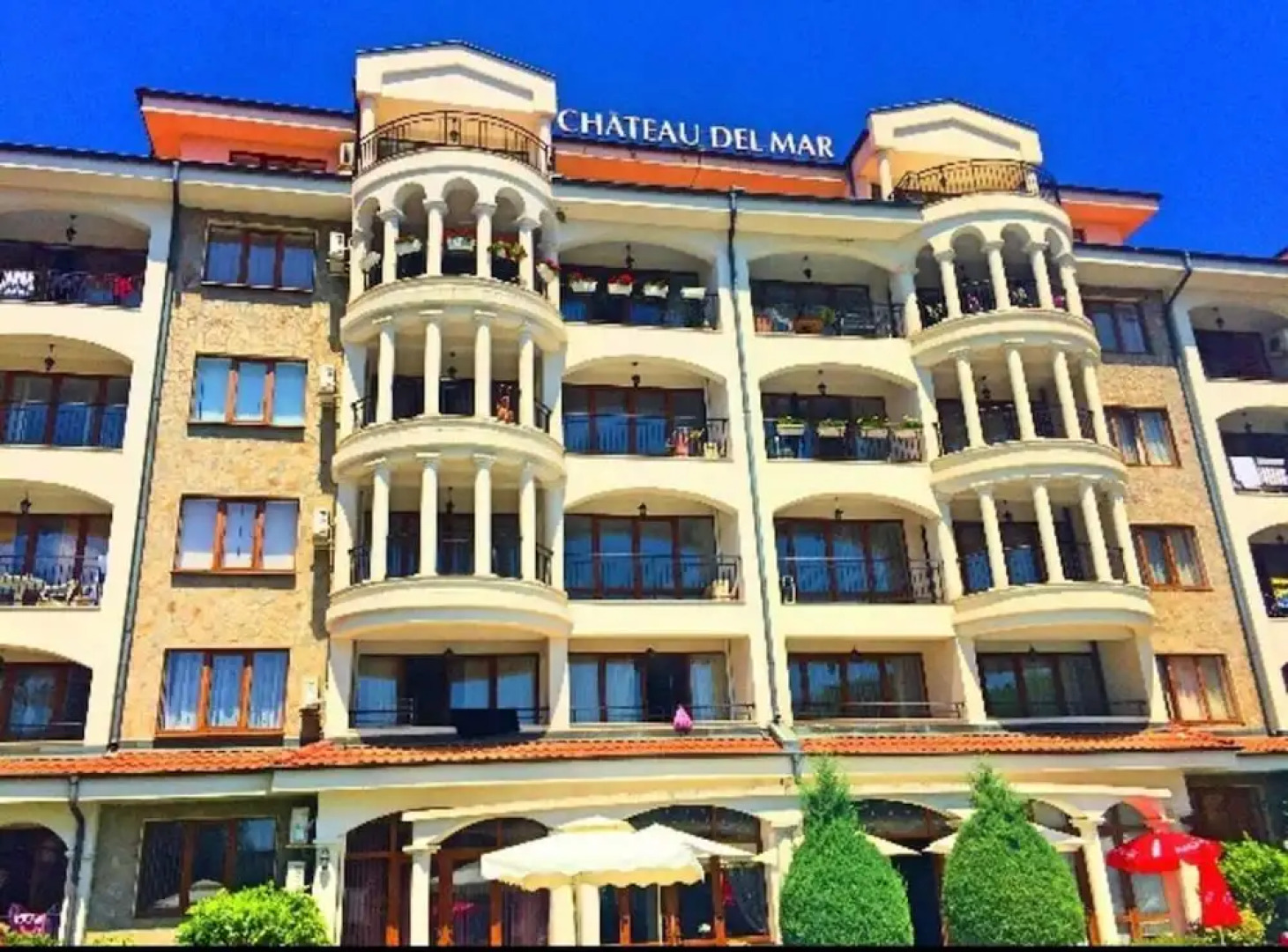 Apartment in Chateau Del Marina Apart Complex