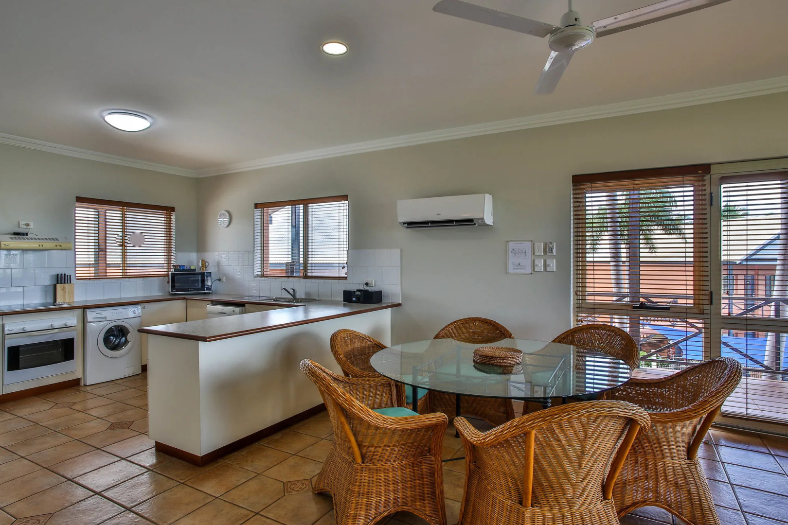 Moonlight Bay Suites