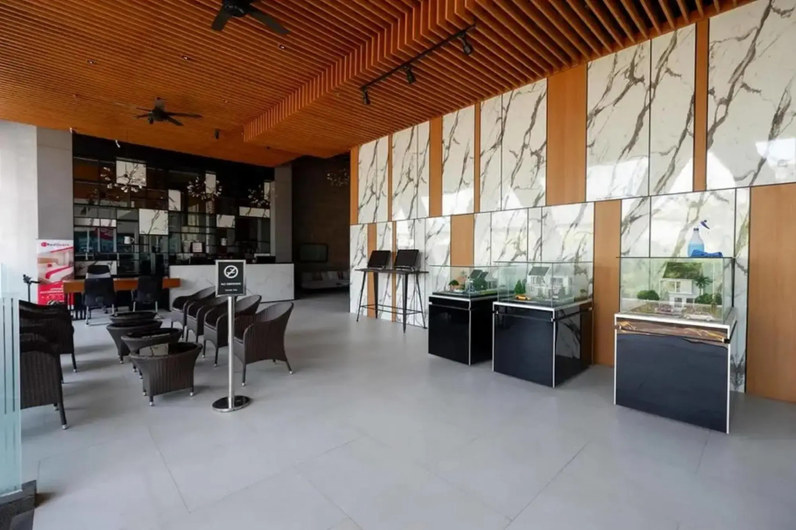 RedDoorz Apartment near Exit Toll Colomadu