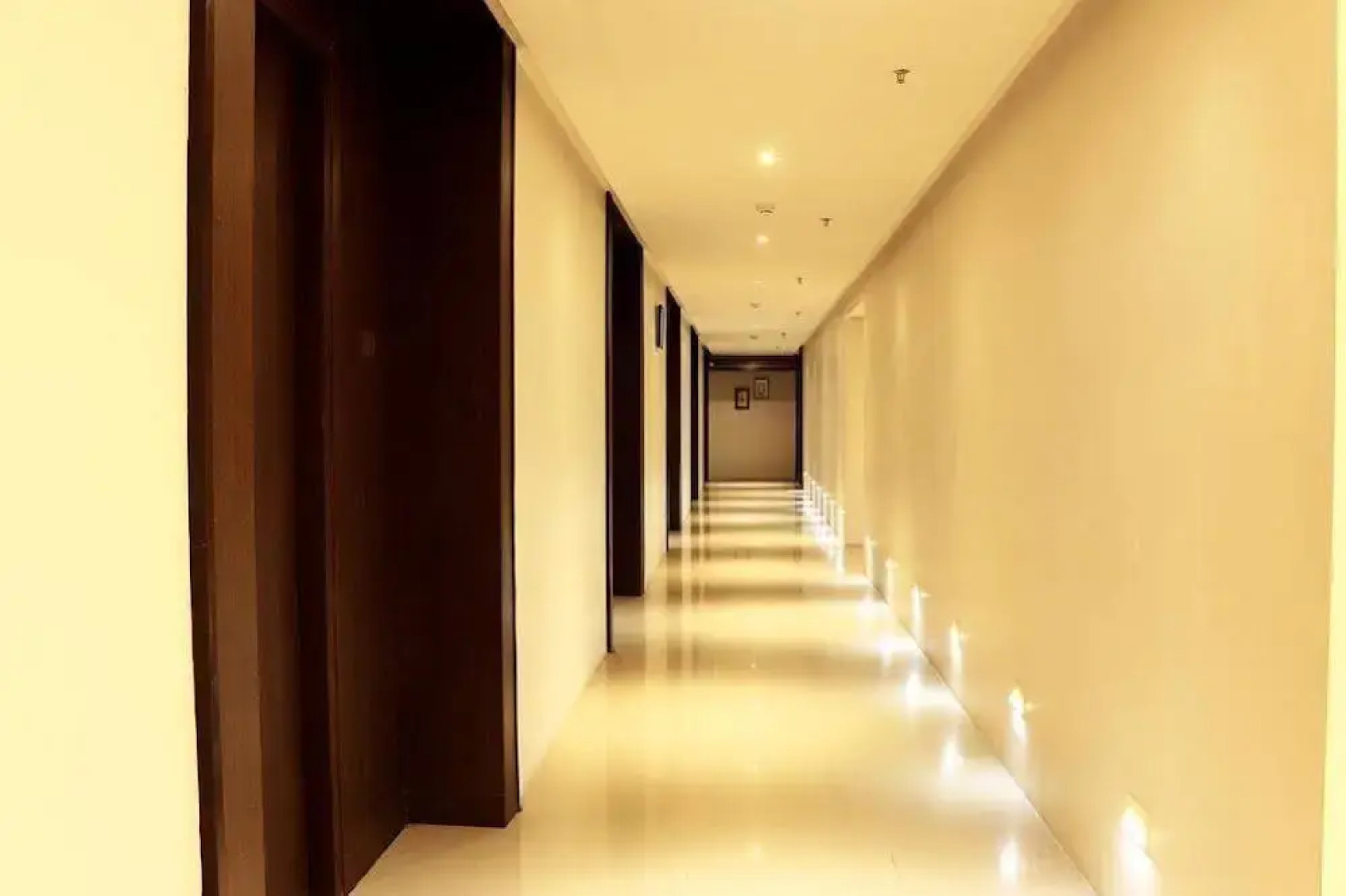 OYO Premium Airport VIP Road