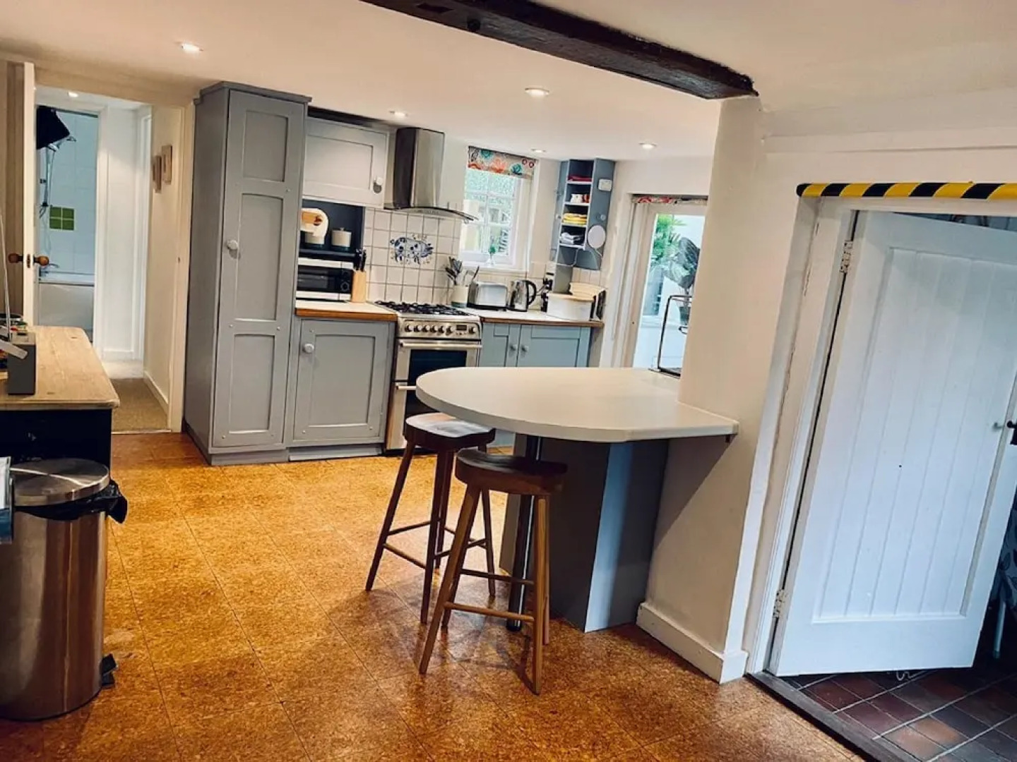 Danny Lodge | By Huluki Sussex Stays