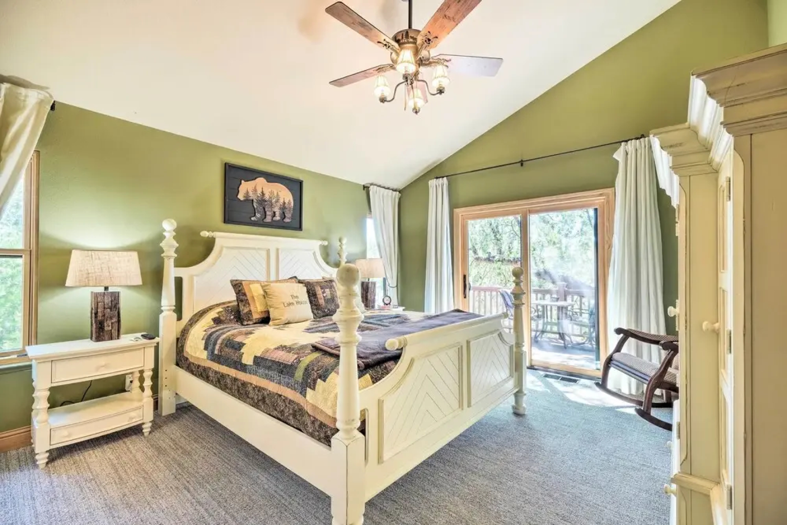 Groveland Lake House w/ Hot Tub & Water Views