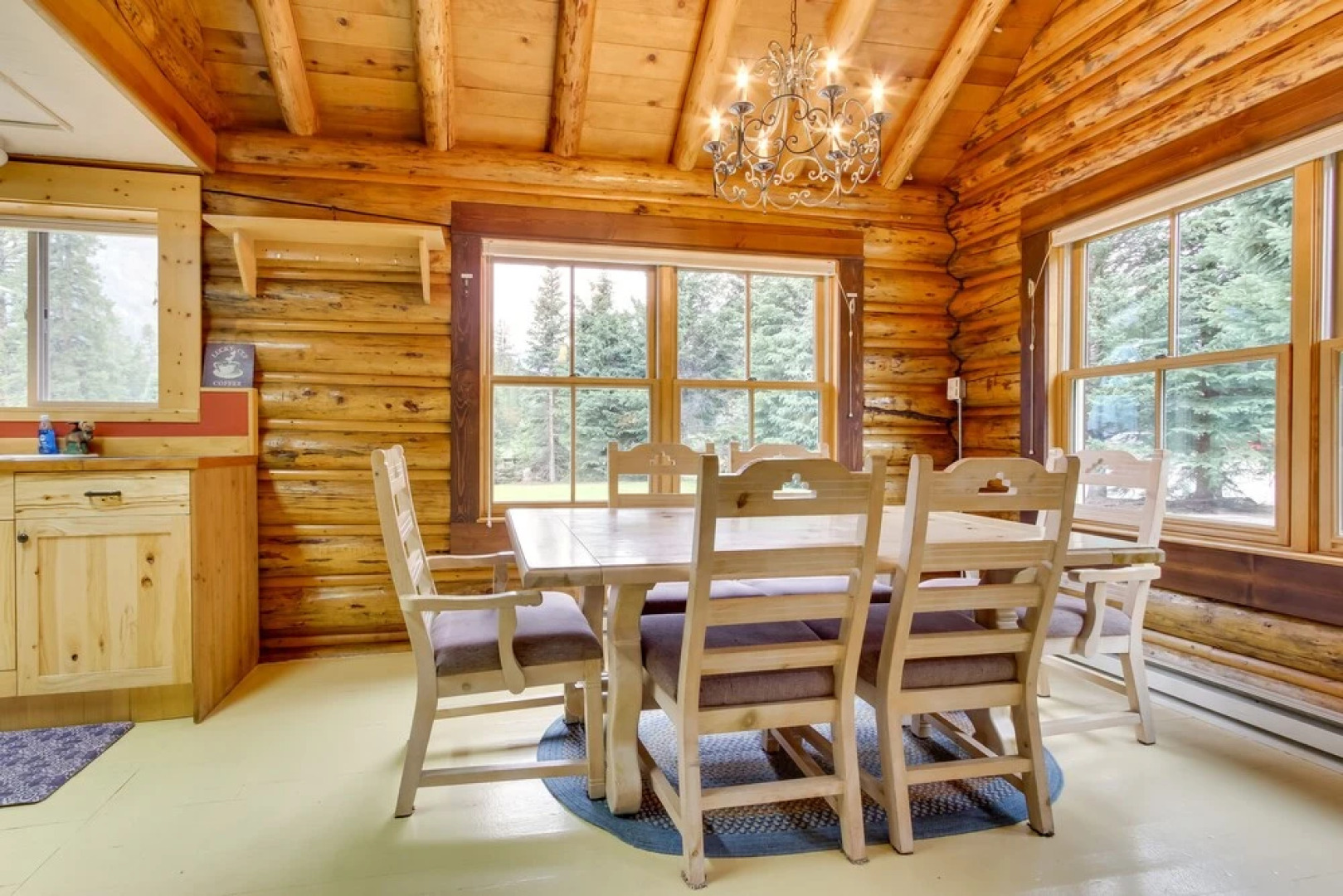 Creekside Silver Gate Getaway w/ Fireplace!