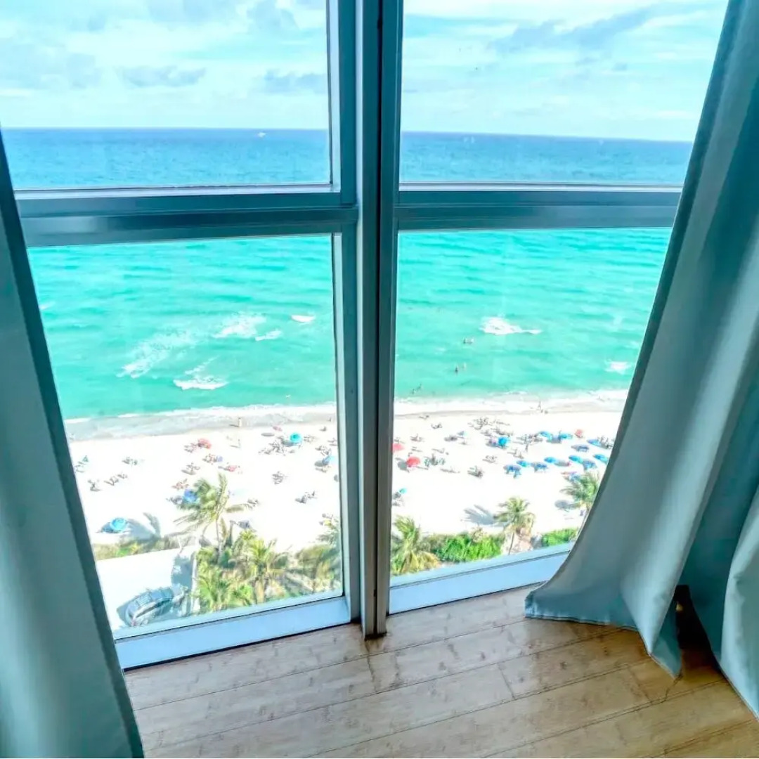 The Tides on Hollywood