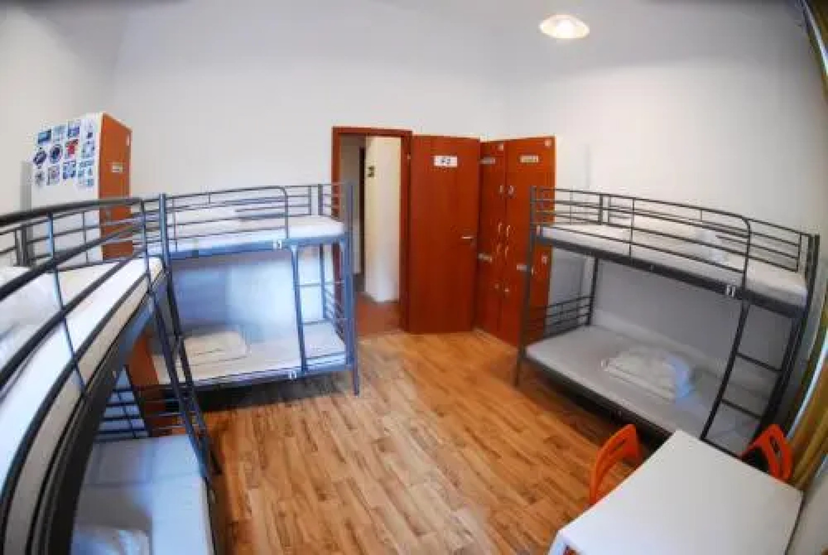 Mandarin Hostel