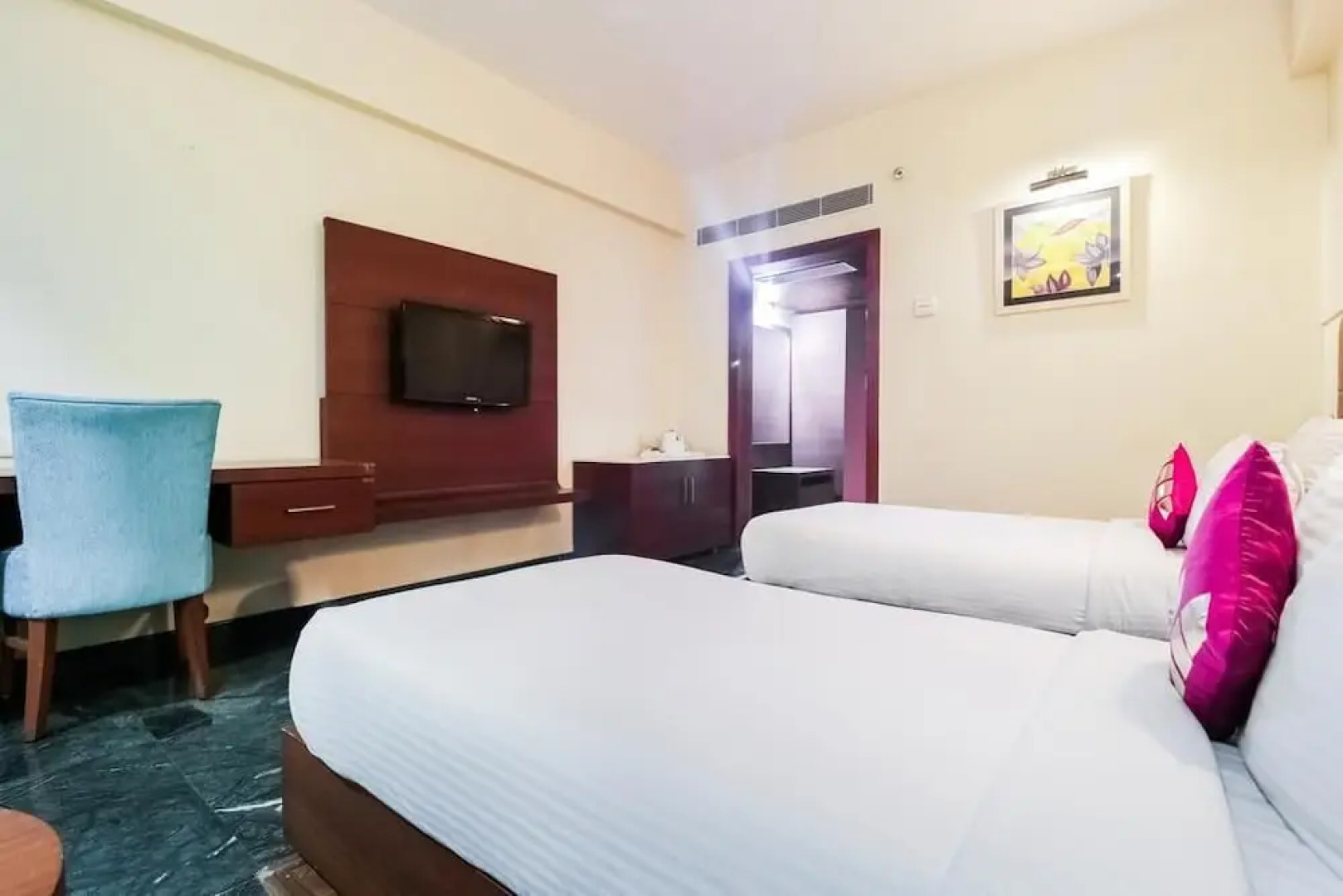 Cygnett Inn Silverleaf