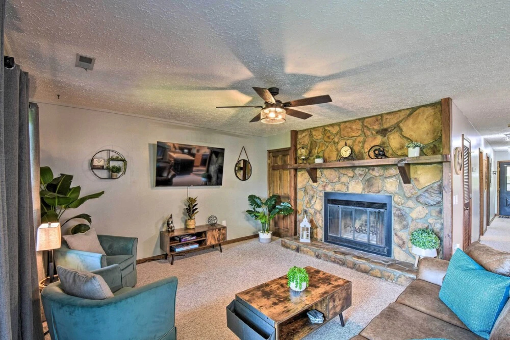 Stylish Sky Valley Condo With Club Amenities!