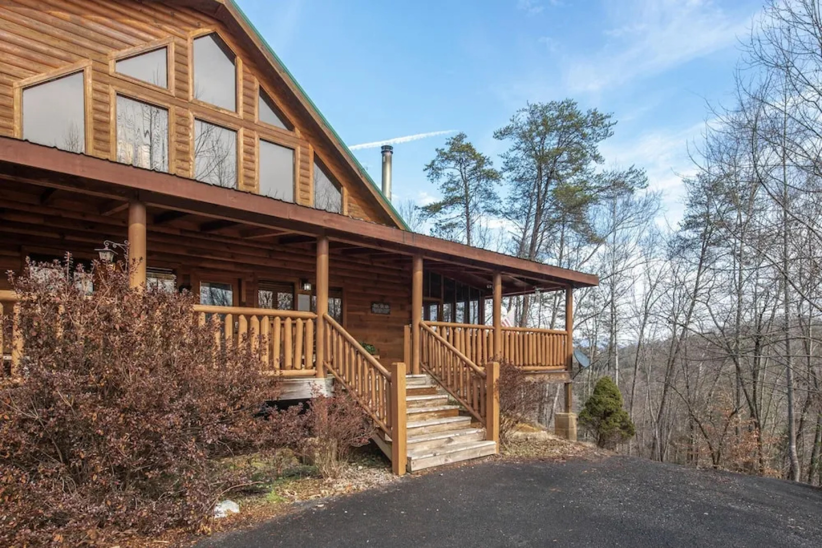 Woodland Wonder w/ Hot Tub and Pool Table!