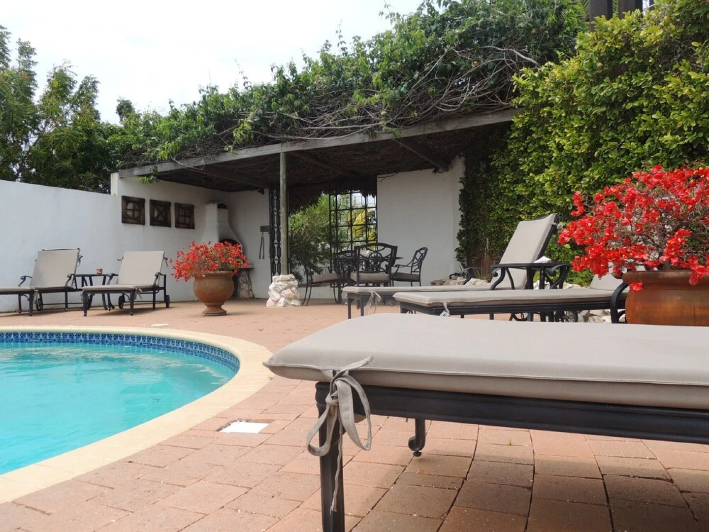 B&B Hacienda La Bougainville