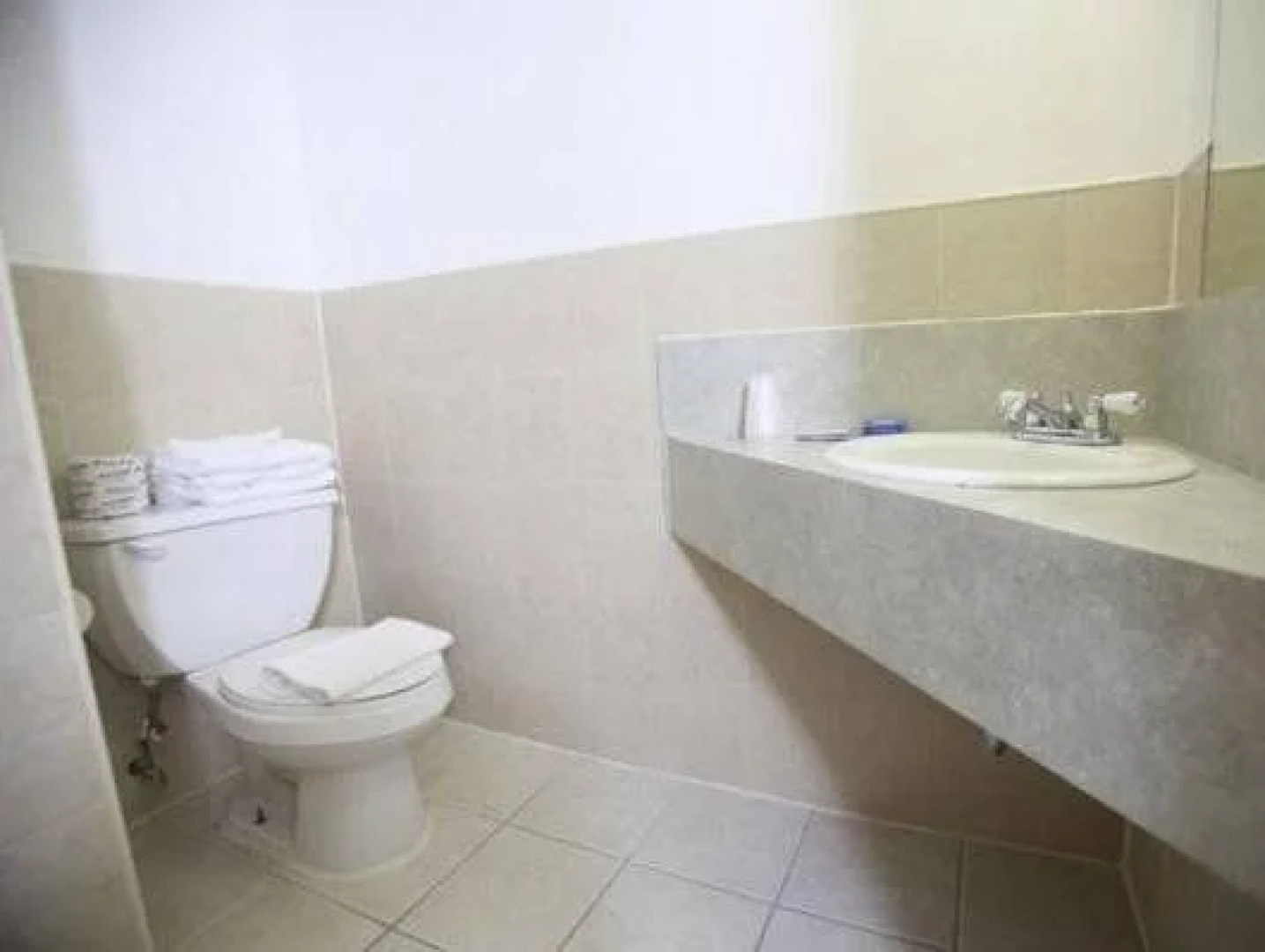 Meadowbrook Motor Lodge