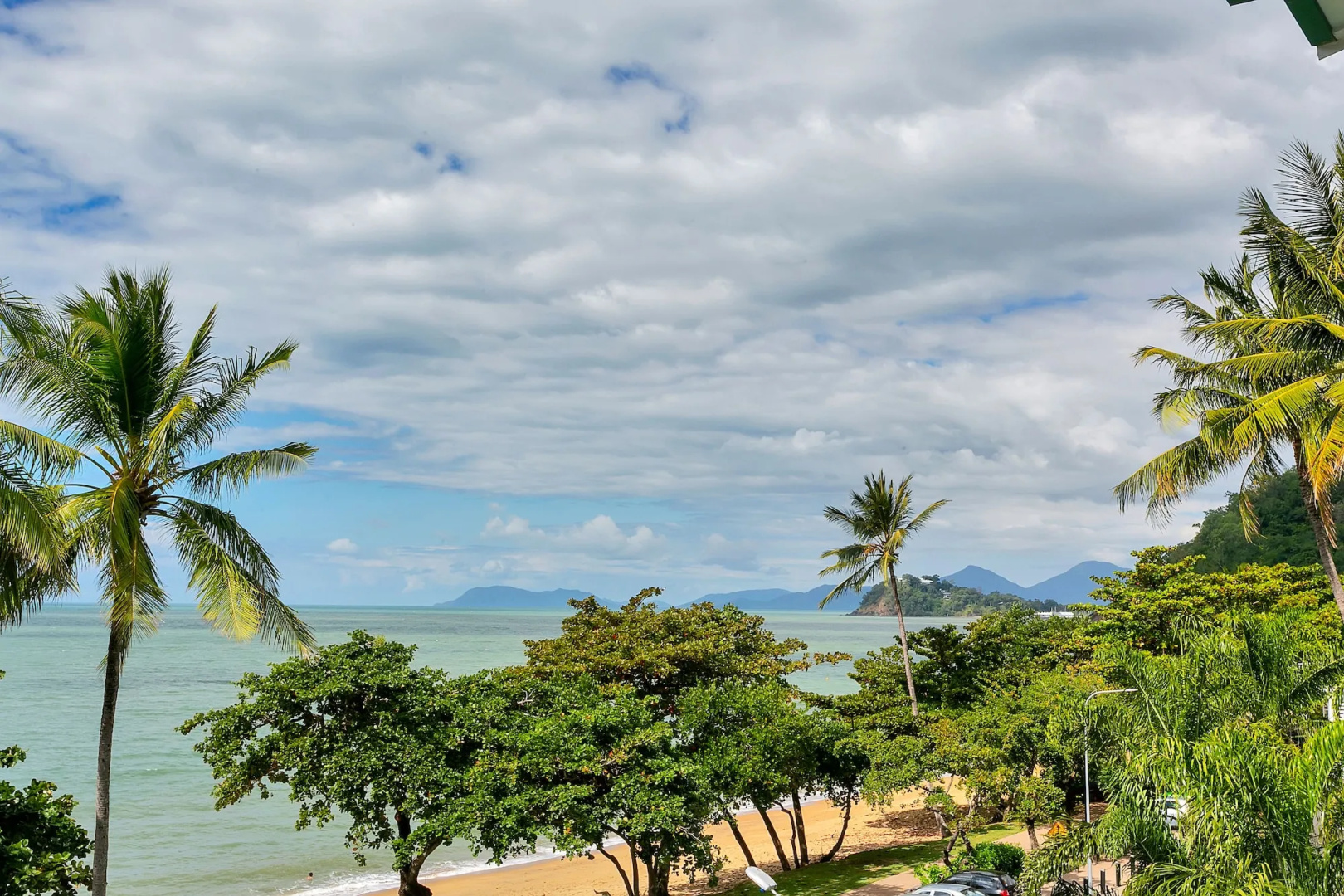 Beachfront Apartments on Trinity Beach