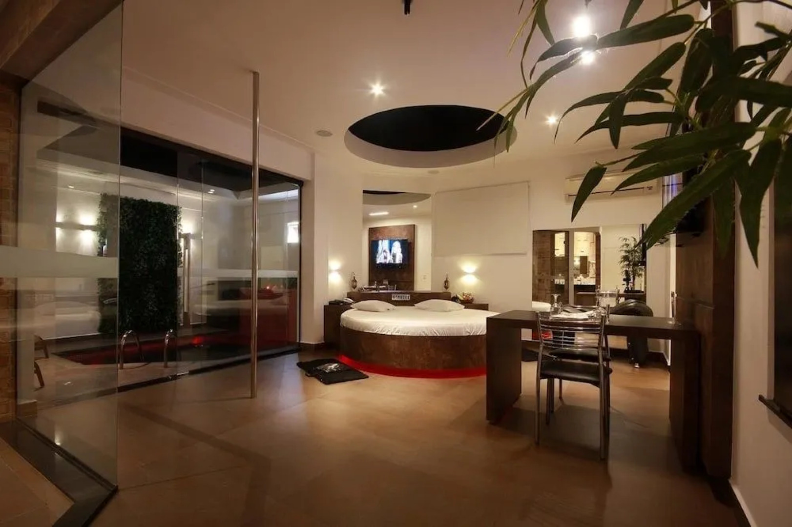 Motel Imperium Adults Only