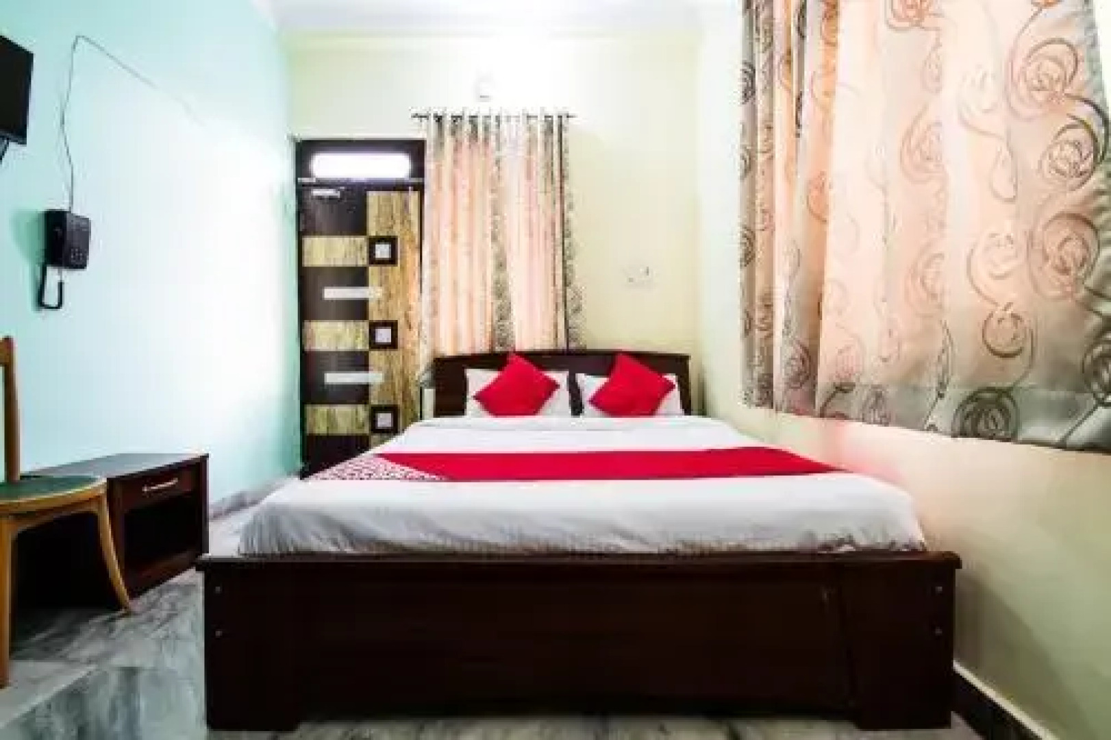 Viraj Hotel By OYO Rooms