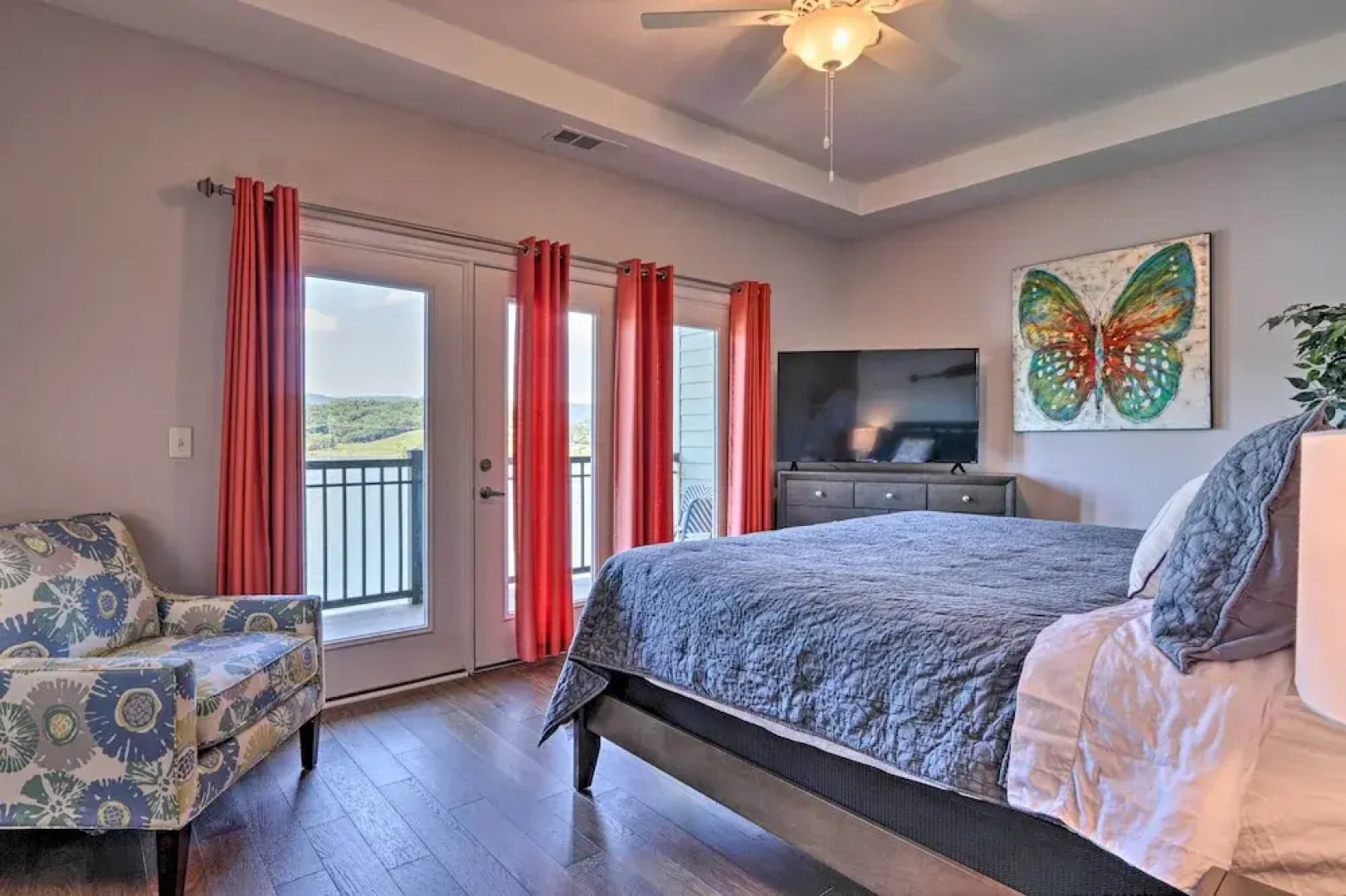 Waterfront Bean Station Condo w/ Balcony & Views!