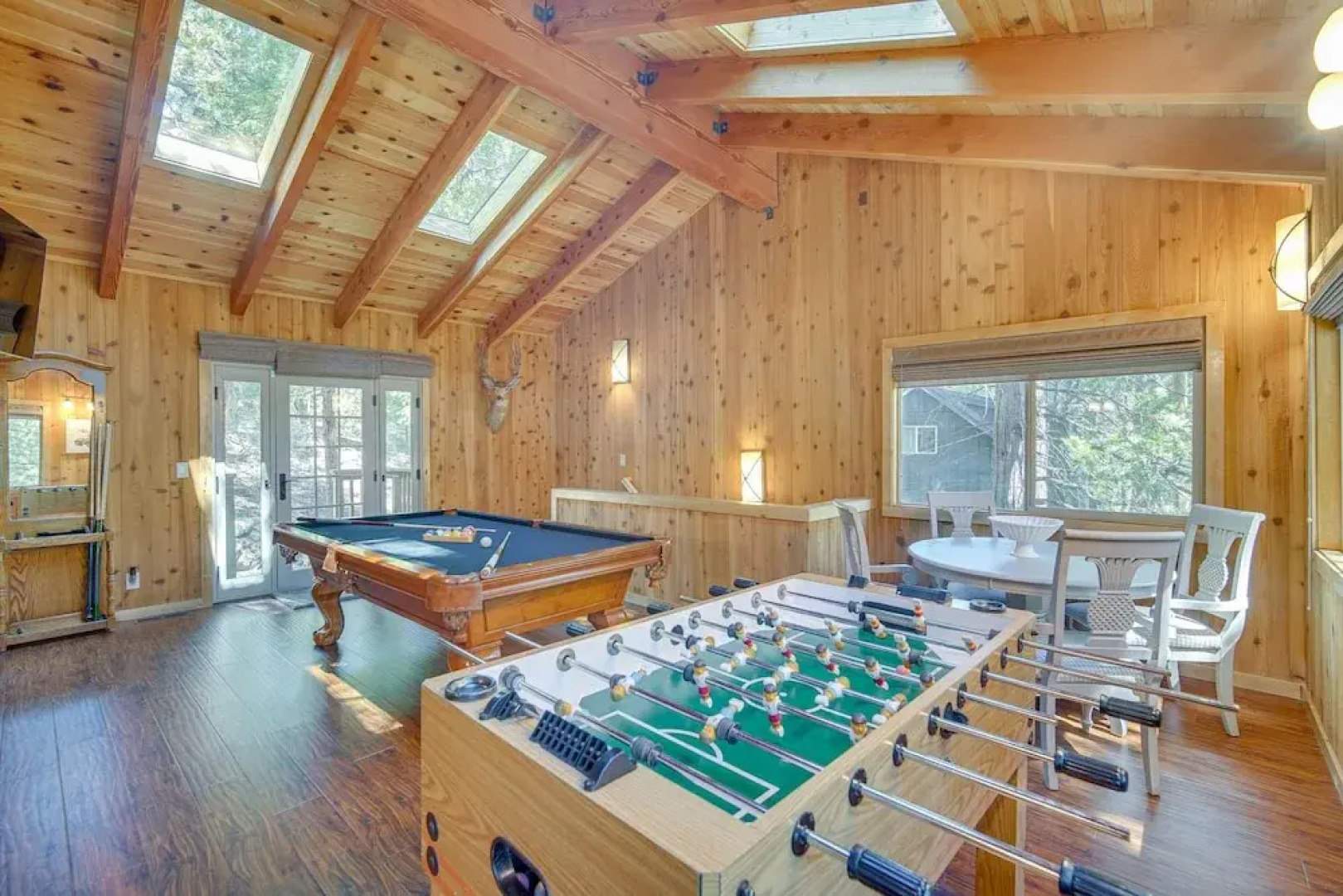 Serene Cabin Rental Near Lake Arrowhead Village!