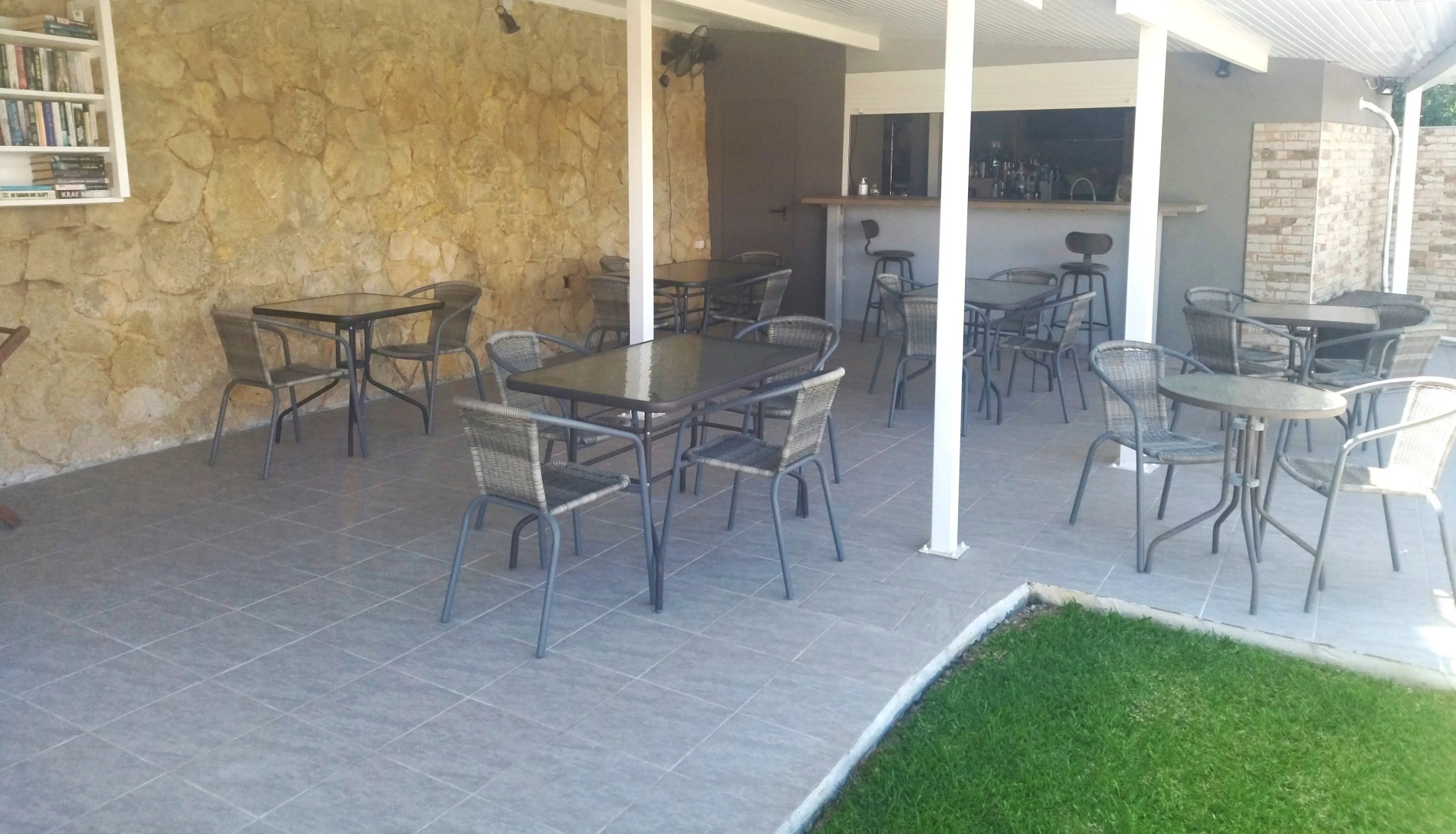 Lagoon View Apartments - Adults Only