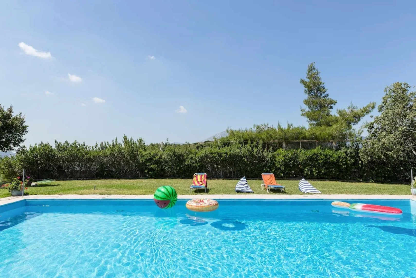 Dream Holidays in a Luxurious Garden Pool Villa