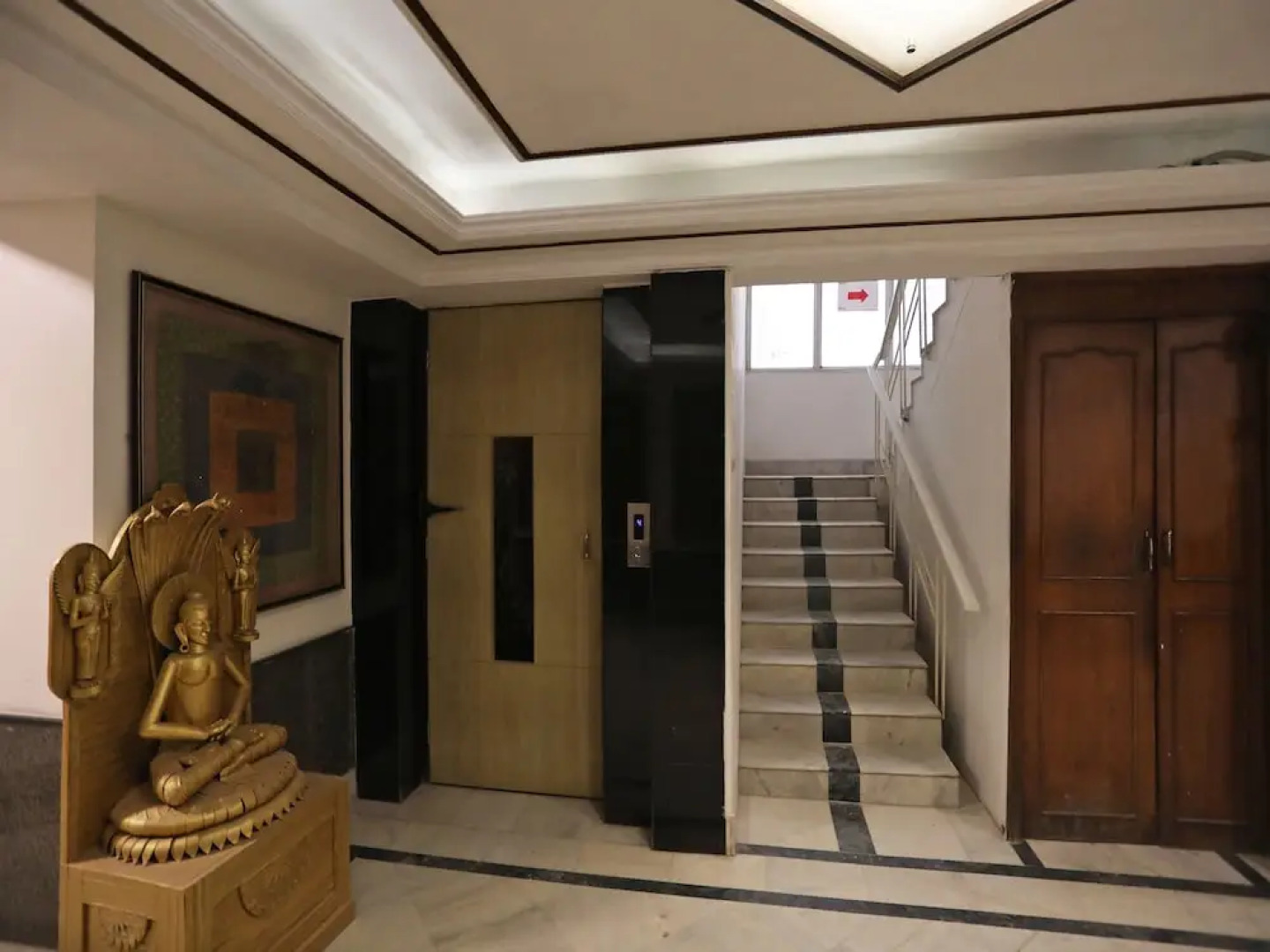 OYO 9769 Hotel Chanakya Inn