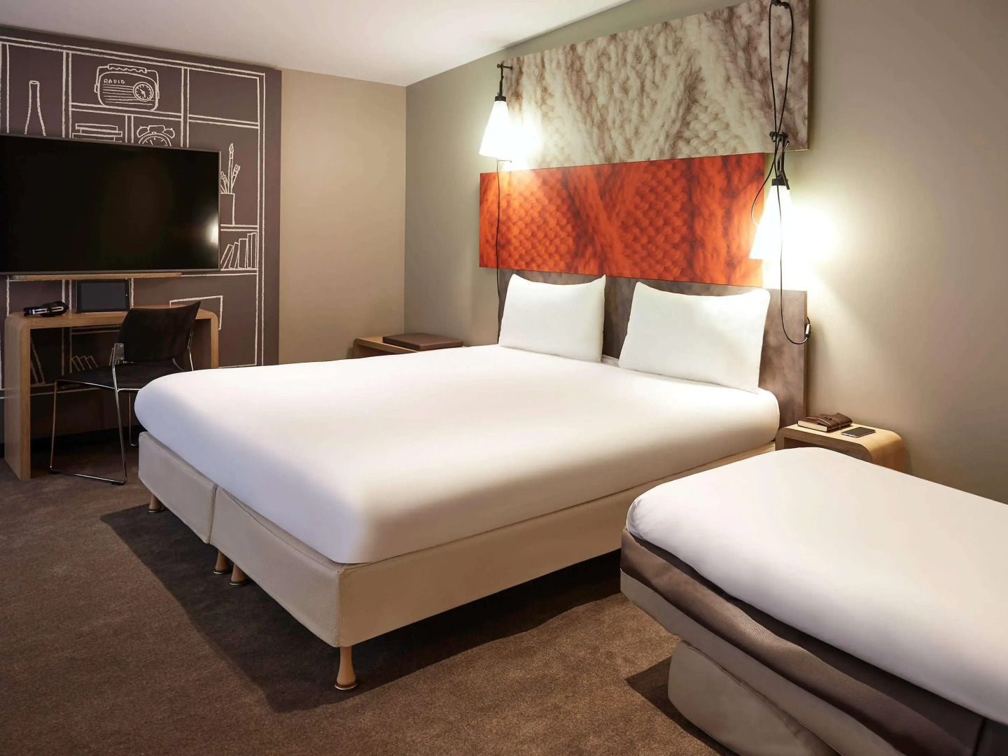 Ibis Paris Canal Saint Martin