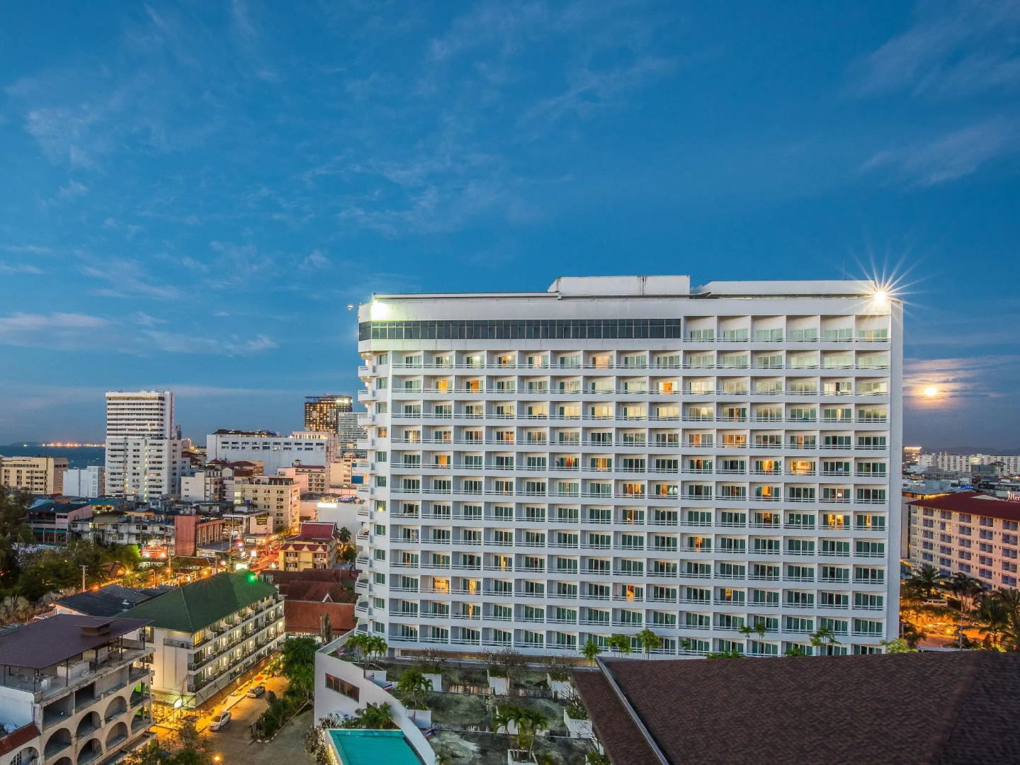 Royal Twins Palace Hotel