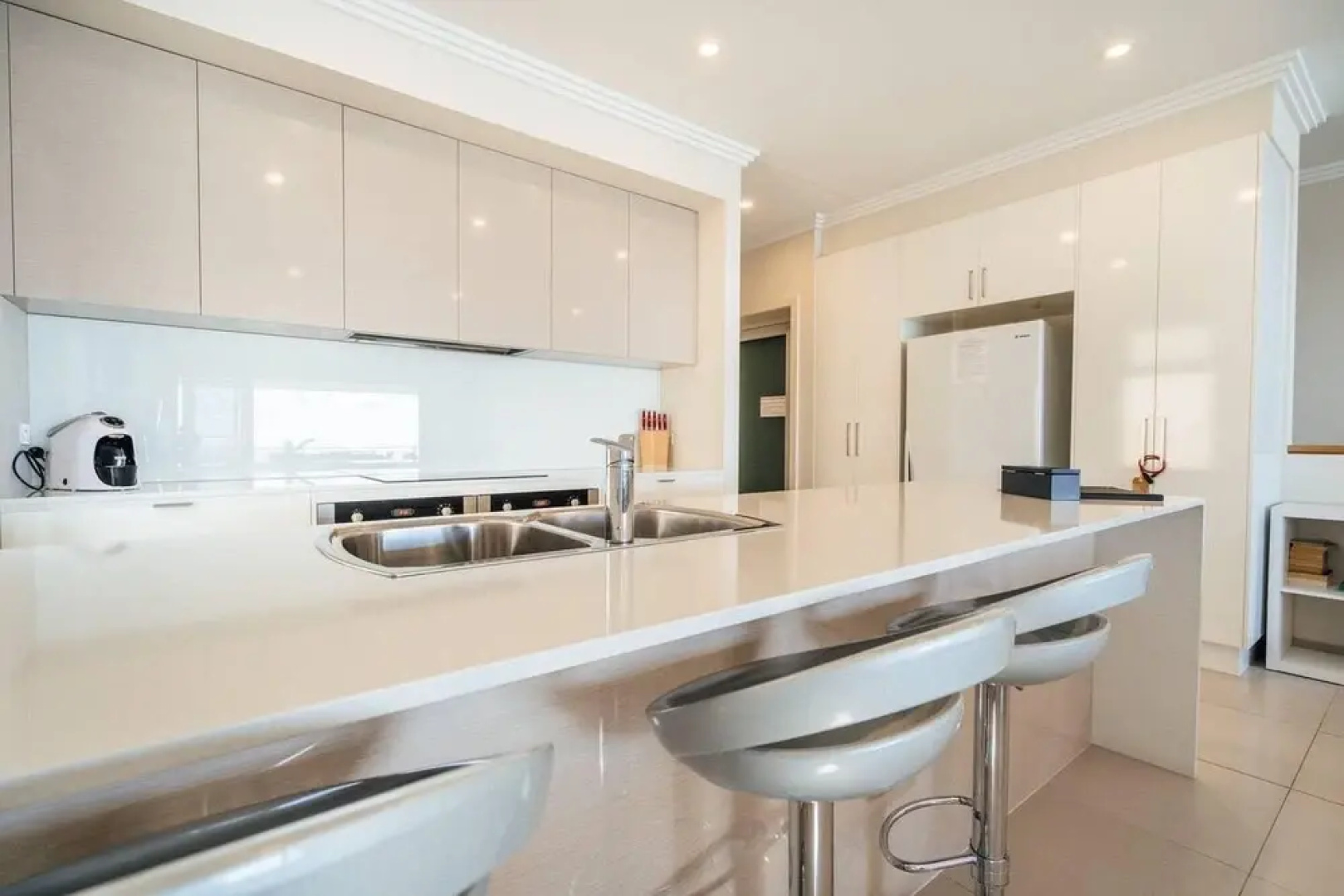 La Bella Vita-beachfront Living - Lift - Sunset Views