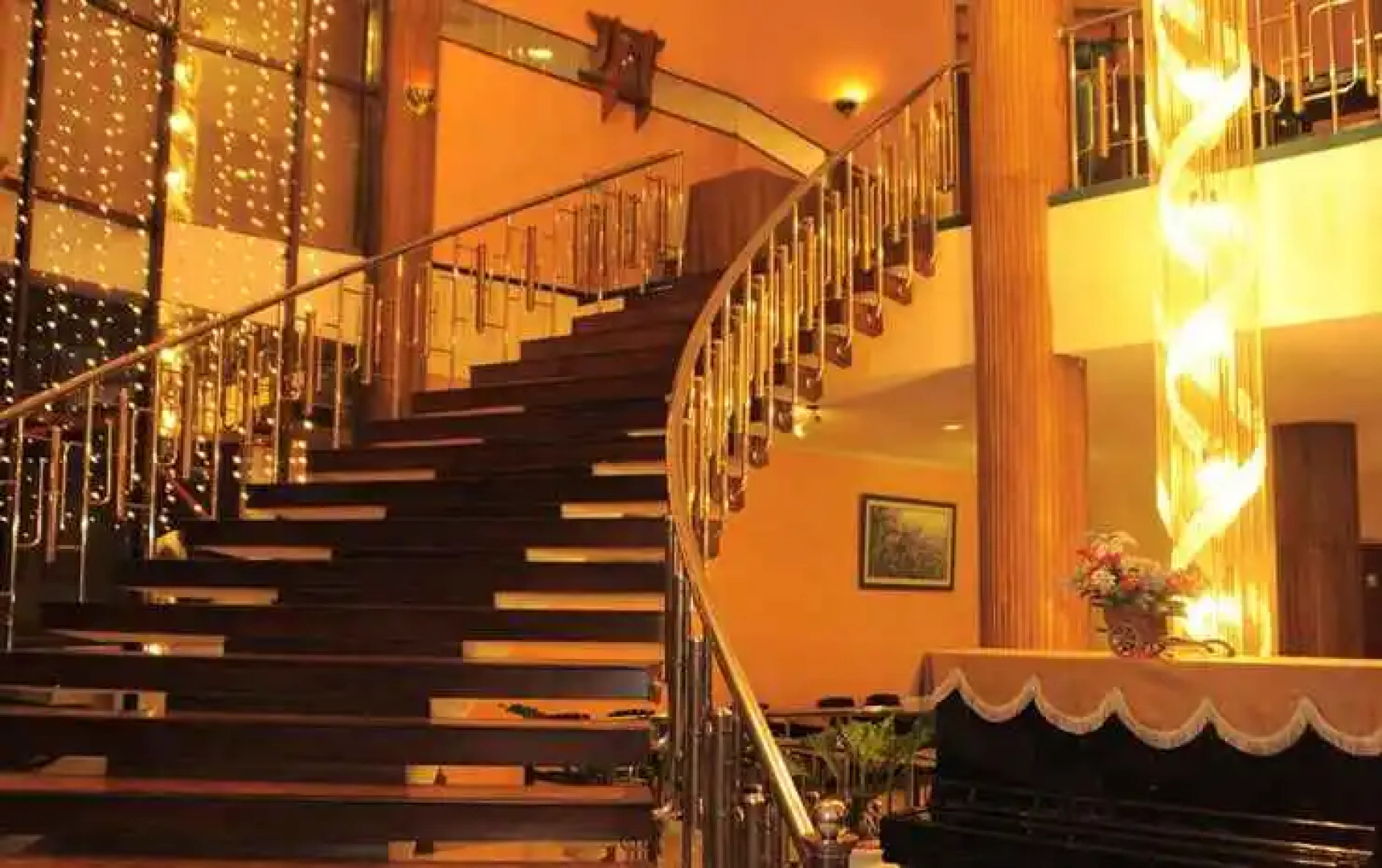 Nuwis Hotel & Convention