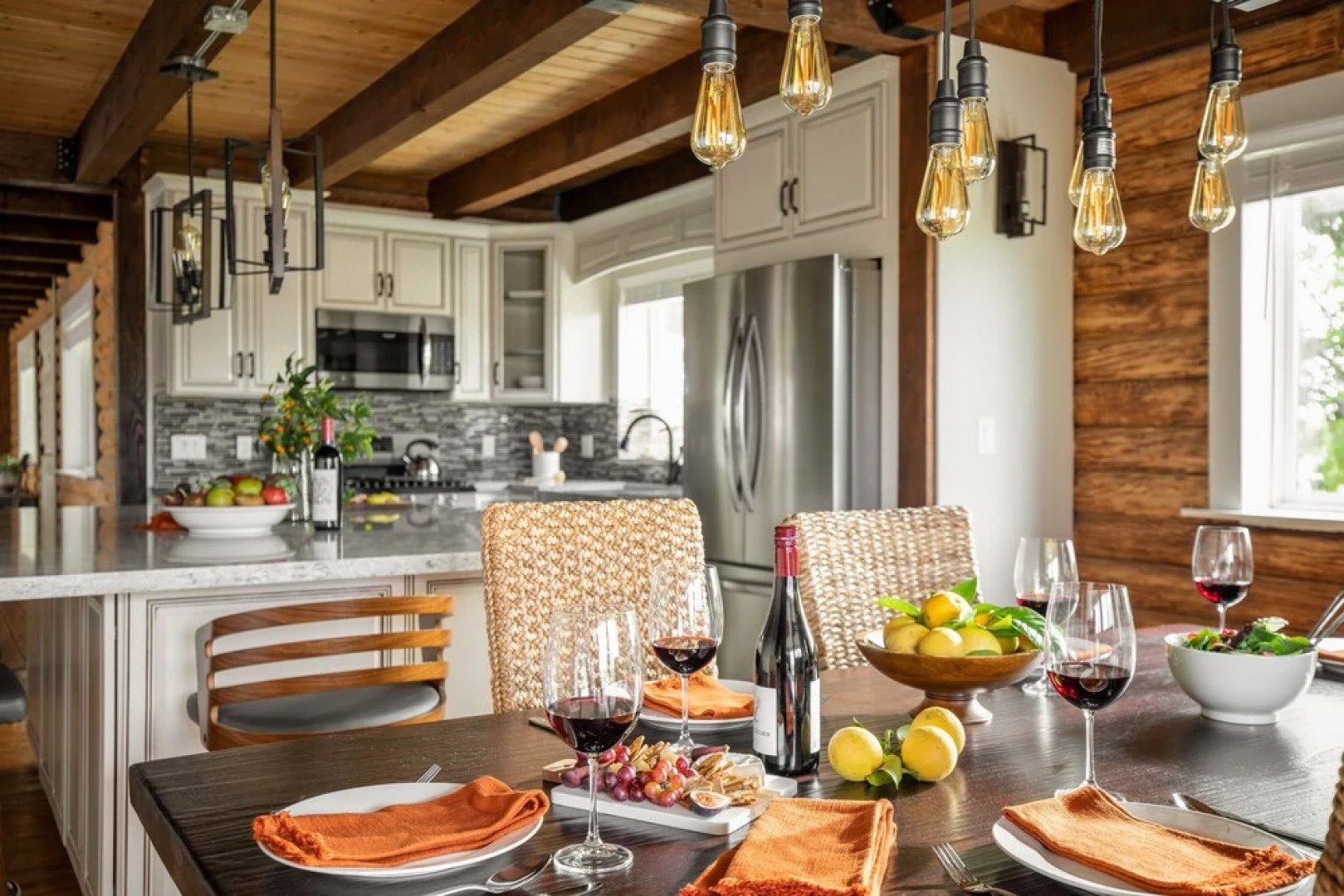 Chateau Syrah by Avantstay Picturesque Estate w/ Pool, Hot Tub, Pool Table & Table Tennis New Pickleball Court + Basketball Hoop