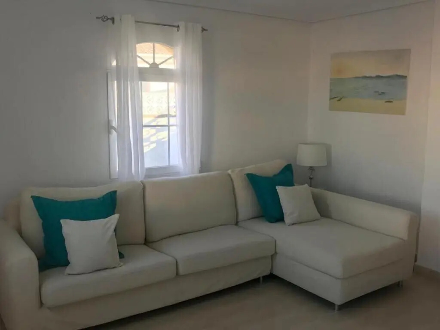 4 Bed 3 Bath Villa Sleeps 8, Pool Wifi Tv Close to Beach Restaurants and Shops