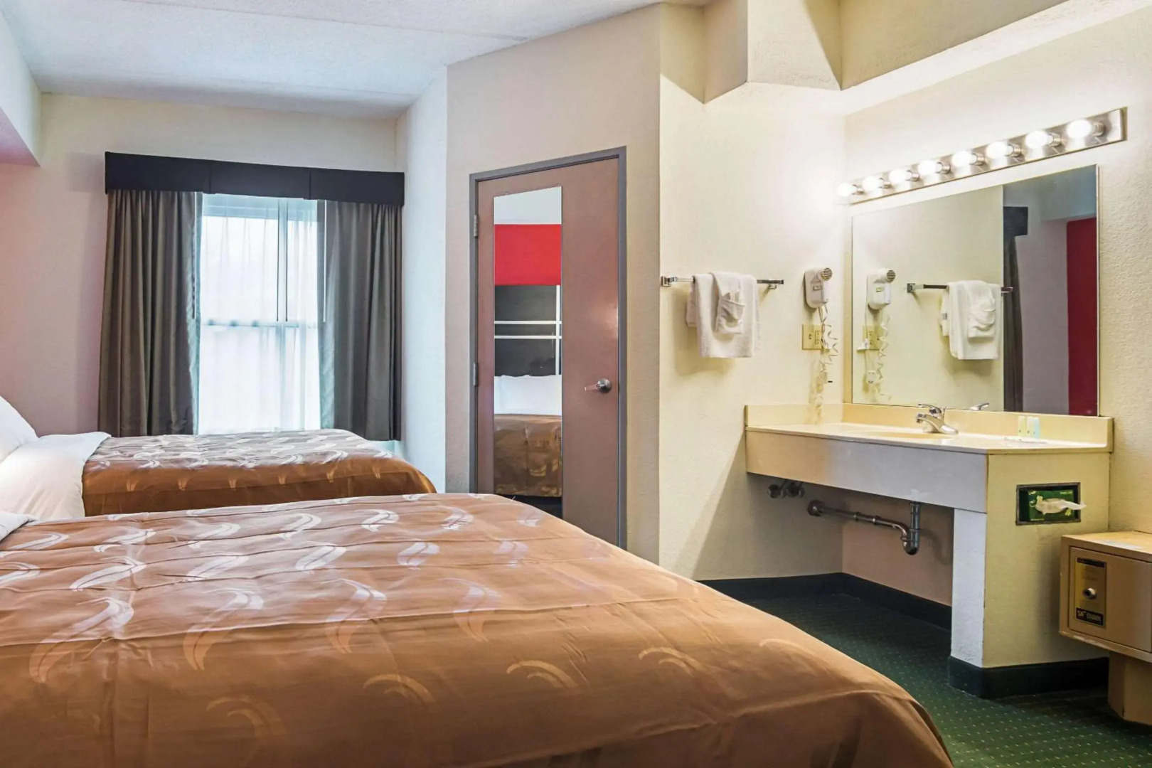 Quality Suites Atlanta Airport East