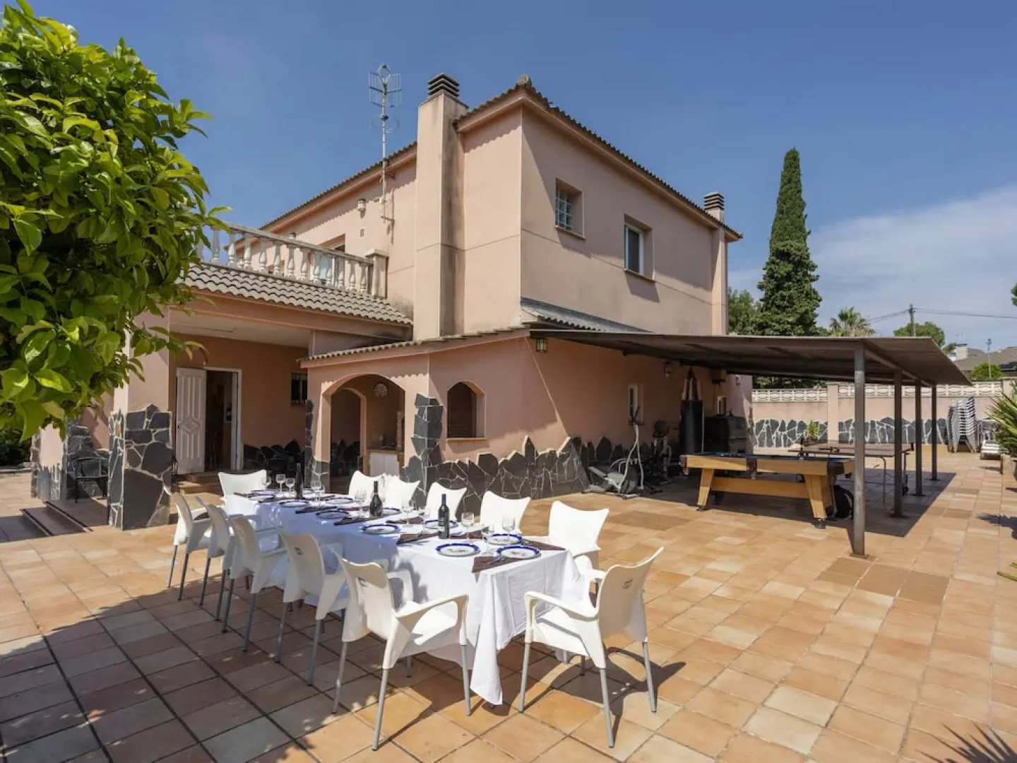 Premium Holiday Home in El Vendrell With Swimming Pool