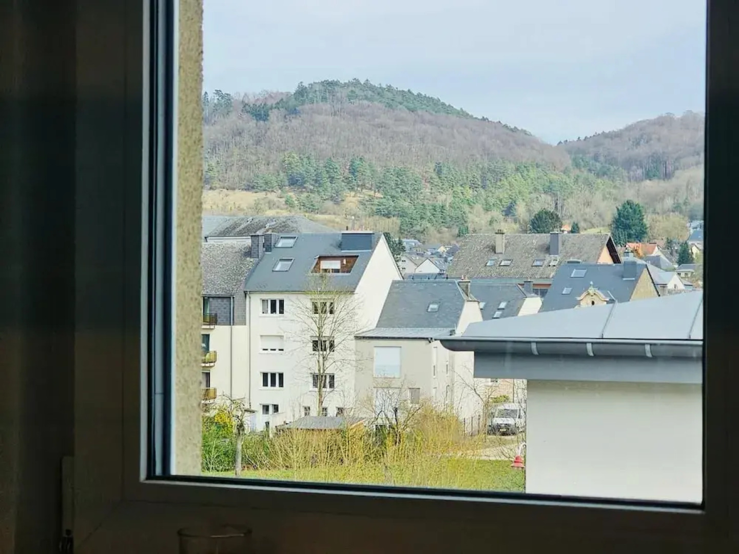 Charming 3 bedrooms with a cozy terrace