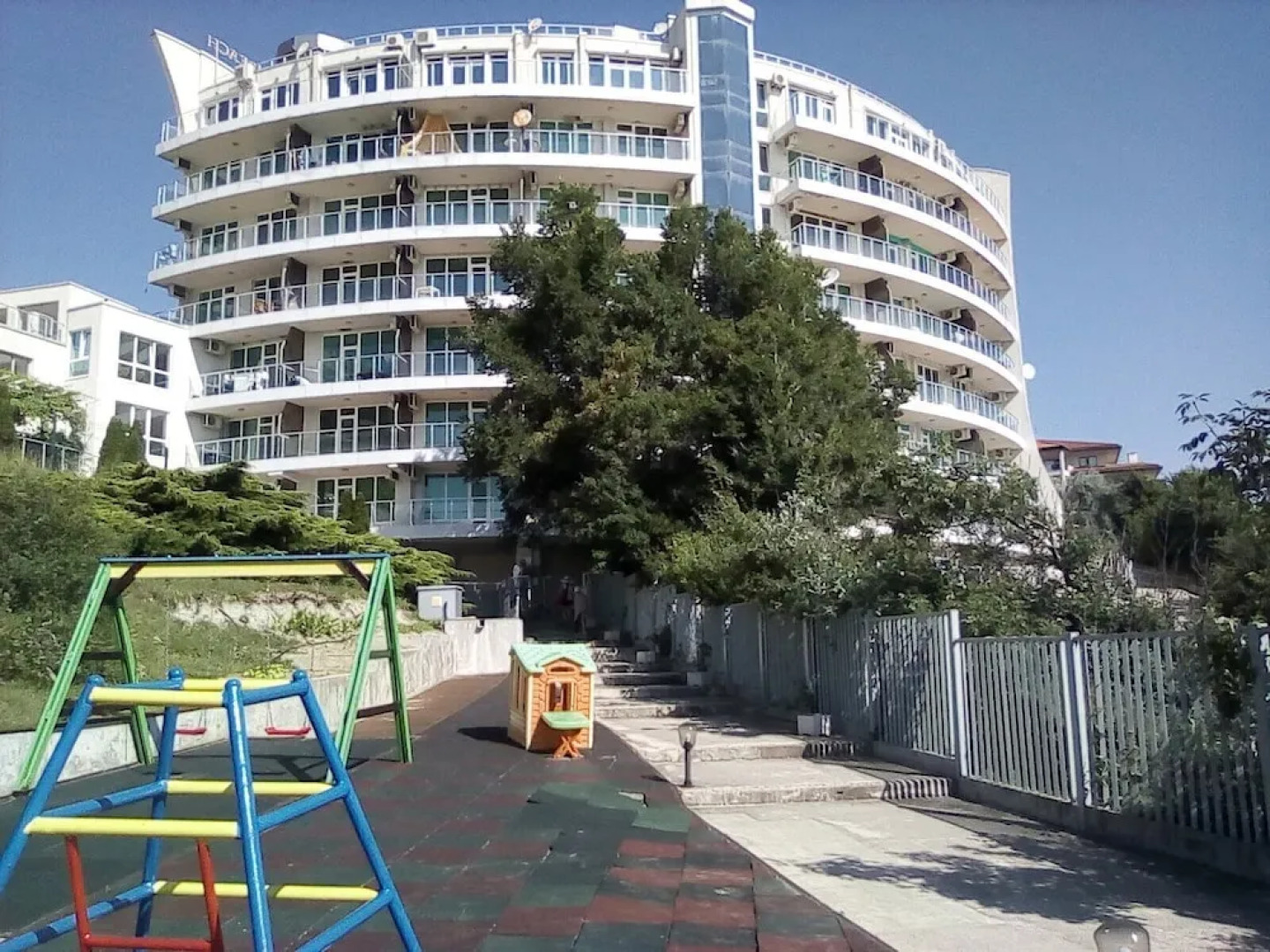 Silver Beach B16 Apartment