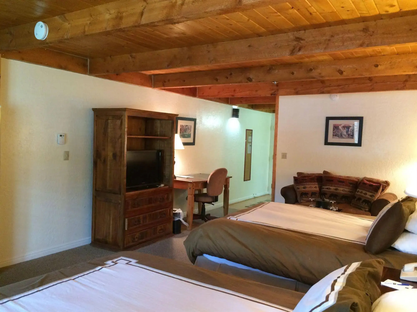 The Boulder Creek Lodge