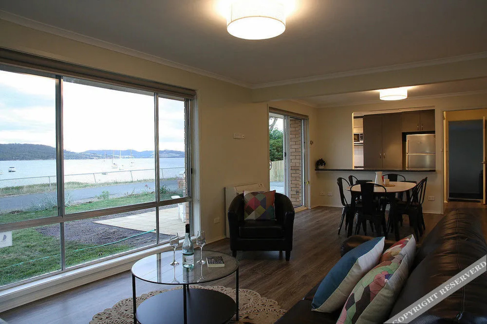 Waterfront Holiday Home - Esplanade 54