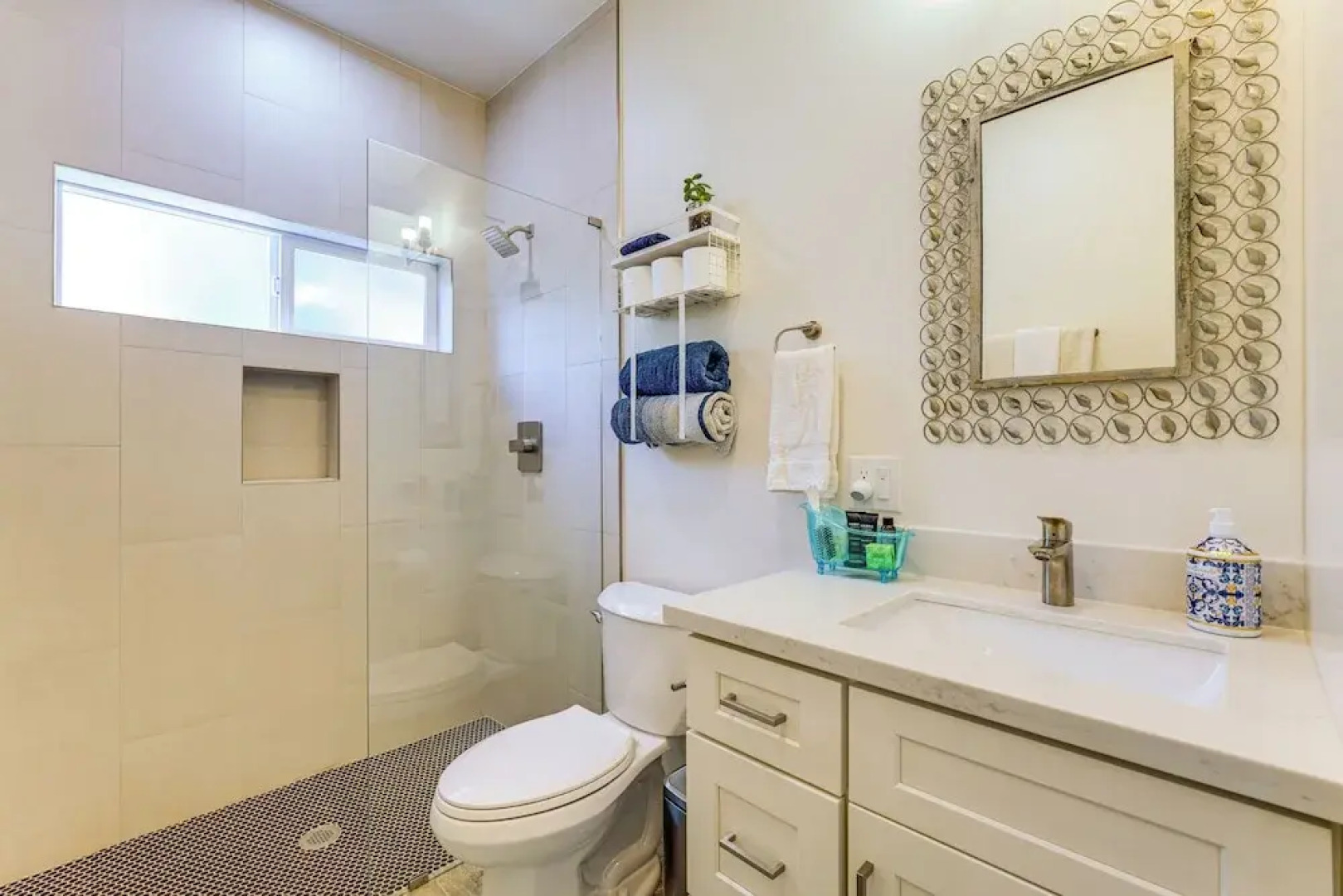 3 Mi to UC Davis: Retreat w/ Furnished Patio!