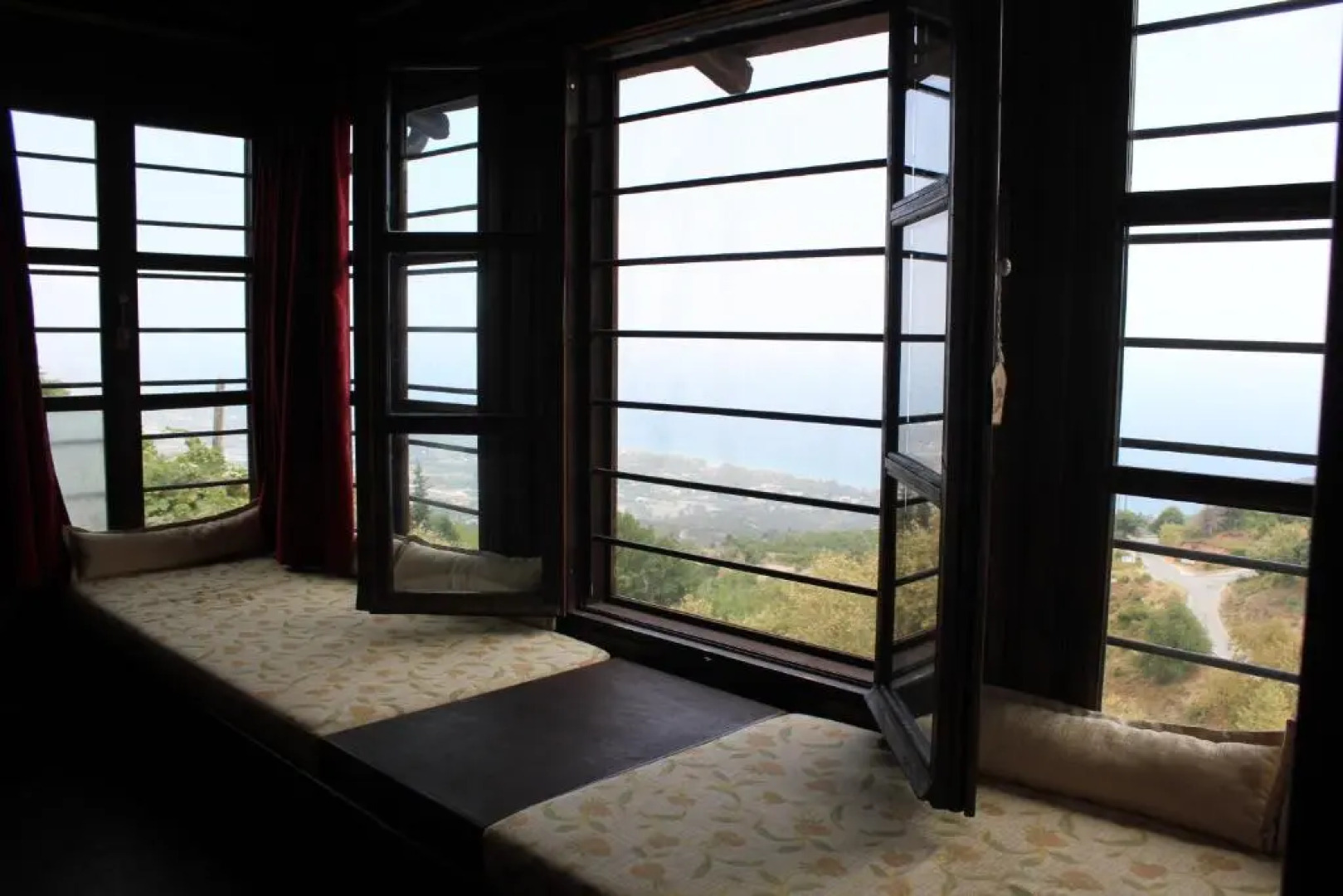 Feggaropetra Inn Magic Mountain House