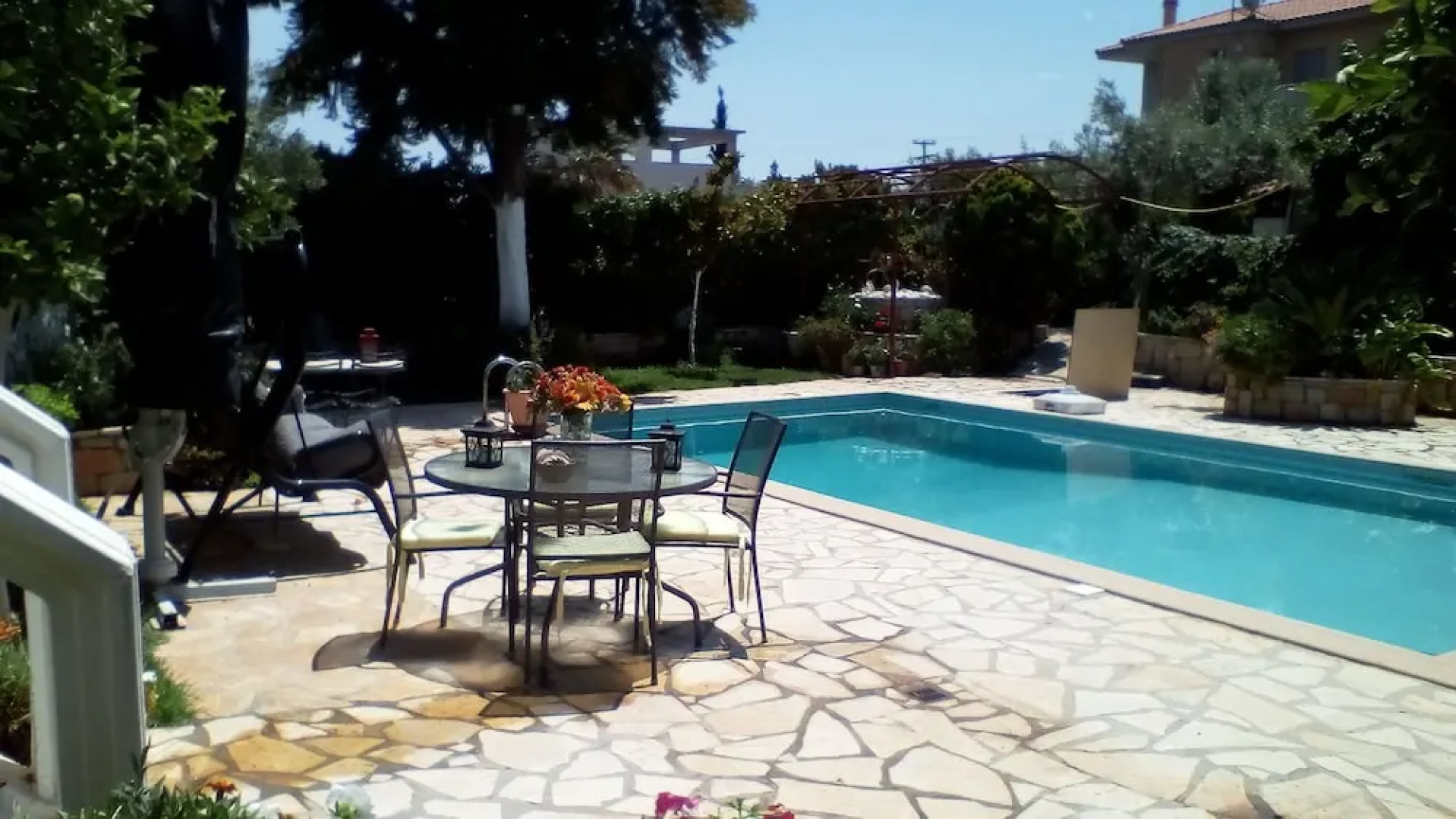 Jacuzzi Pool House