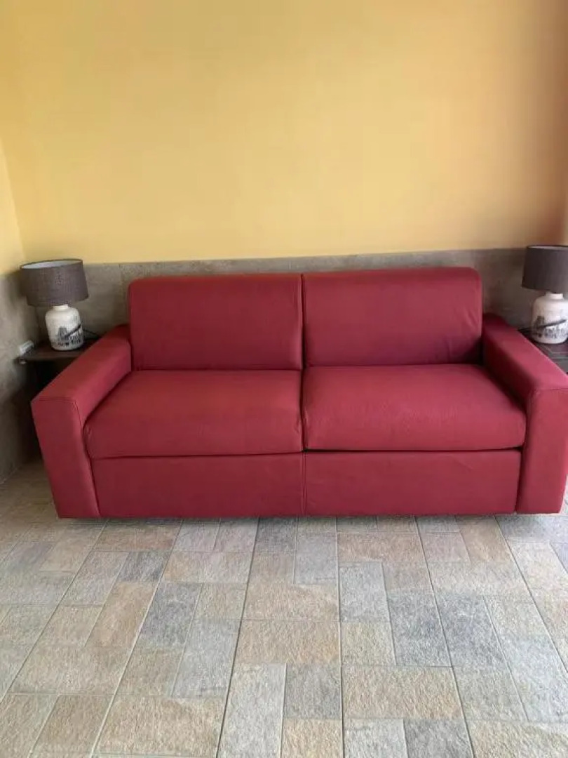 Appartamento in villa con piscina a 700m dal mare