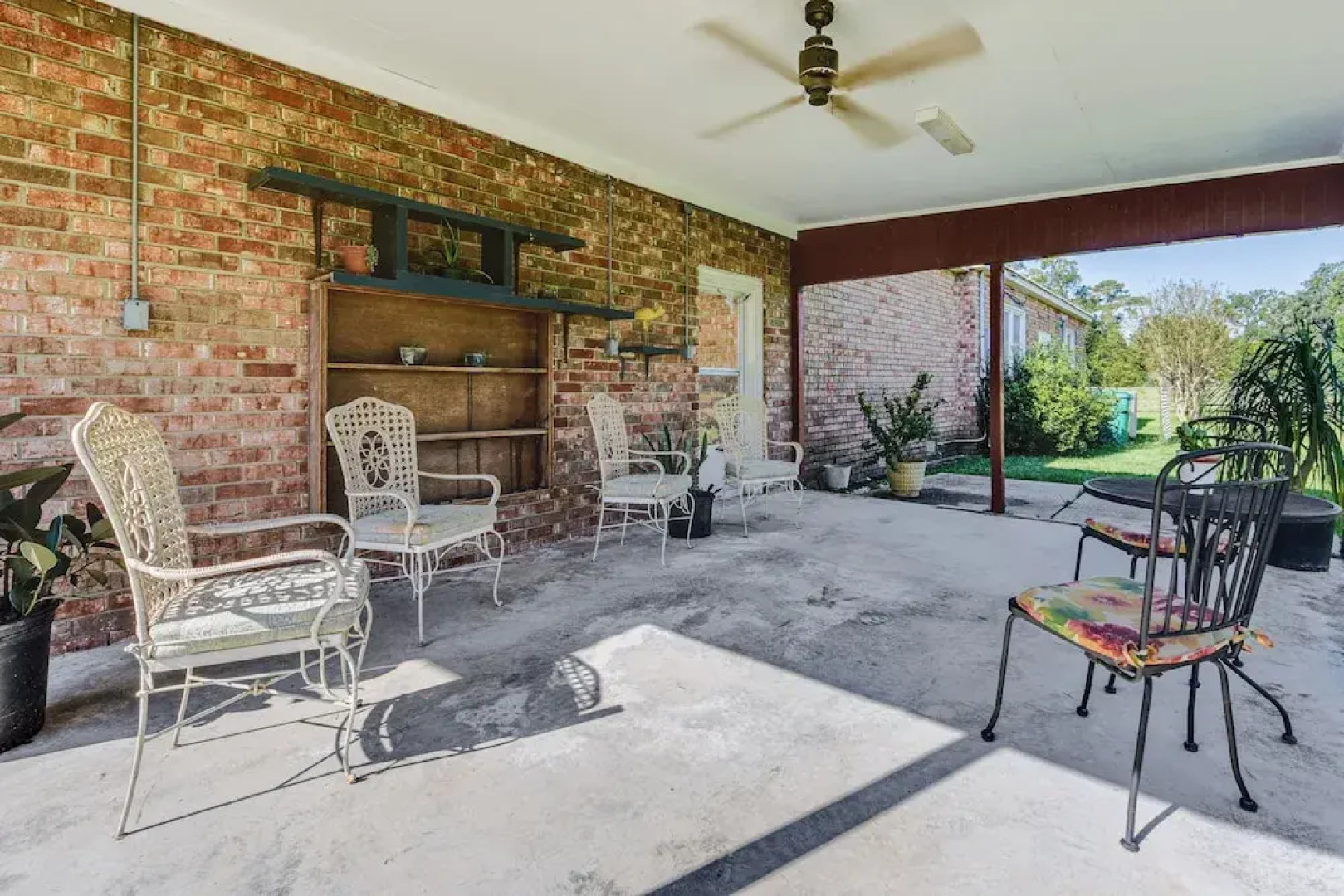 8 Mi to Lafayette: Dog-friendly Home w/ Large Yard