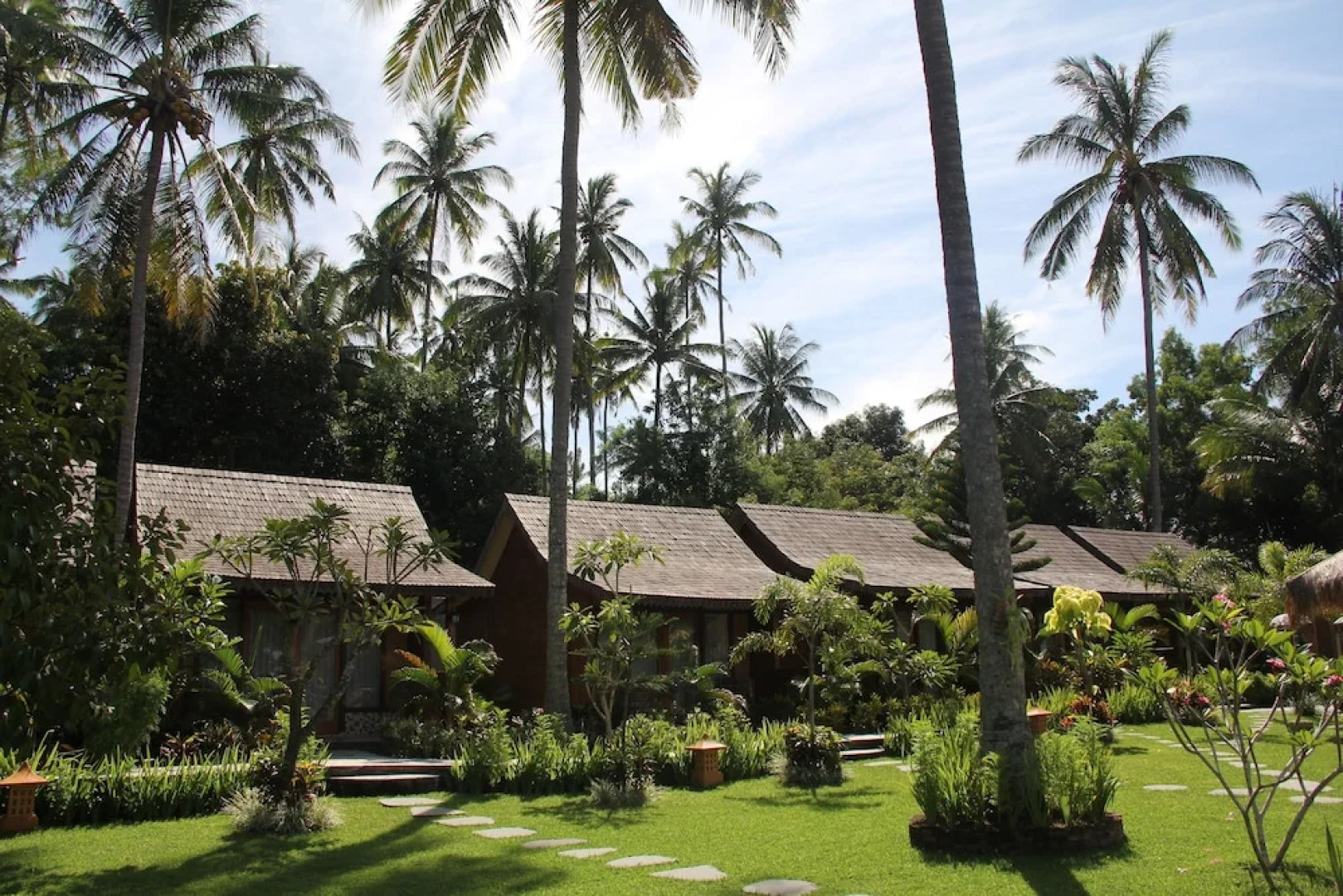 RedDoorz Plus @ Raya Senggigi Lombok