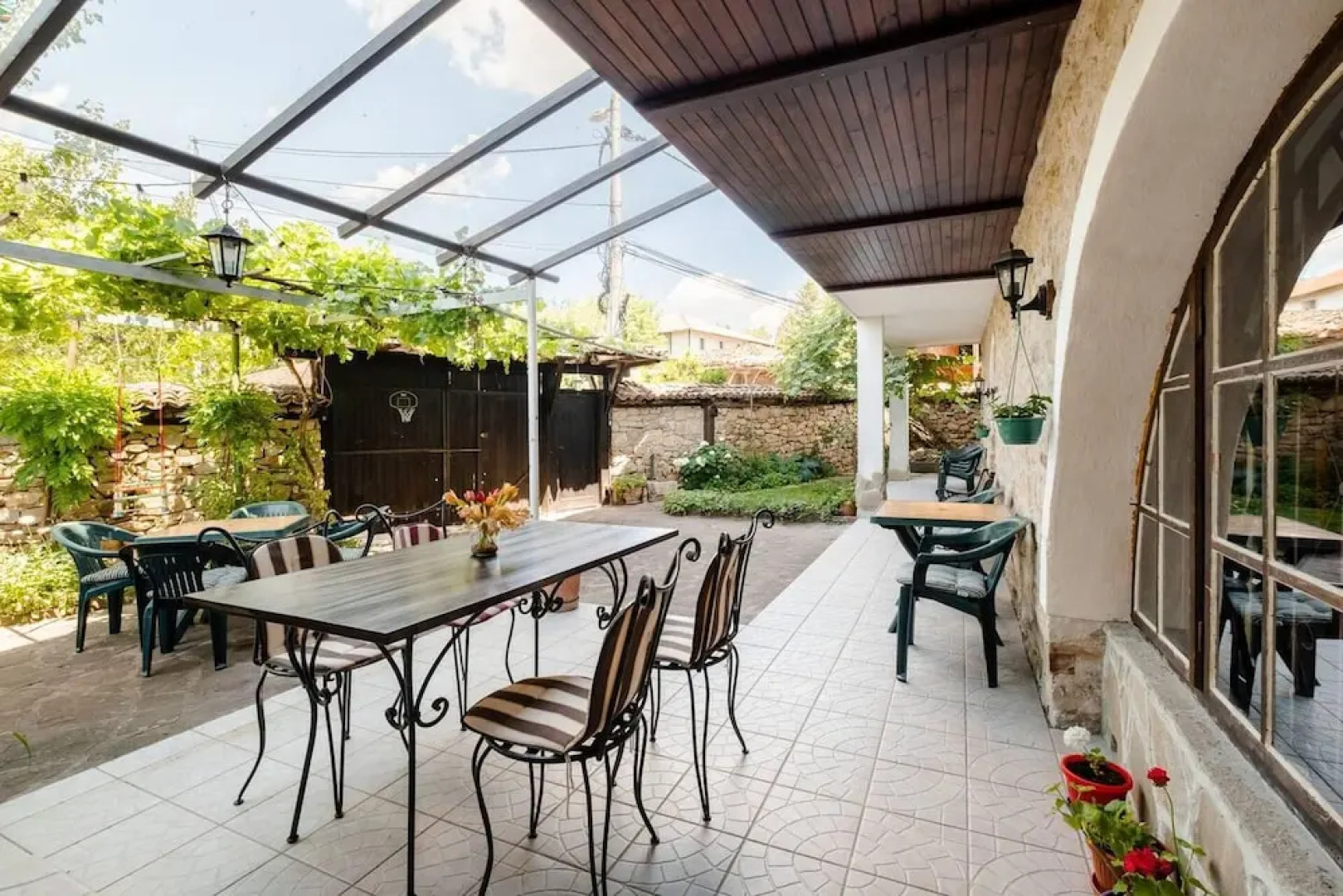 Lovely 5-bed Authentic House in the Arbanasi