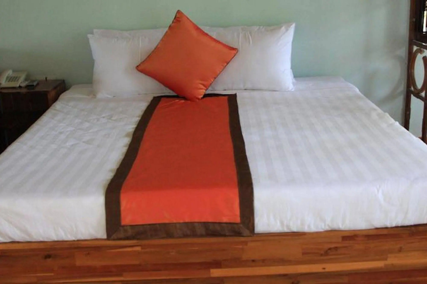 Pho Hoi Riverside Resort