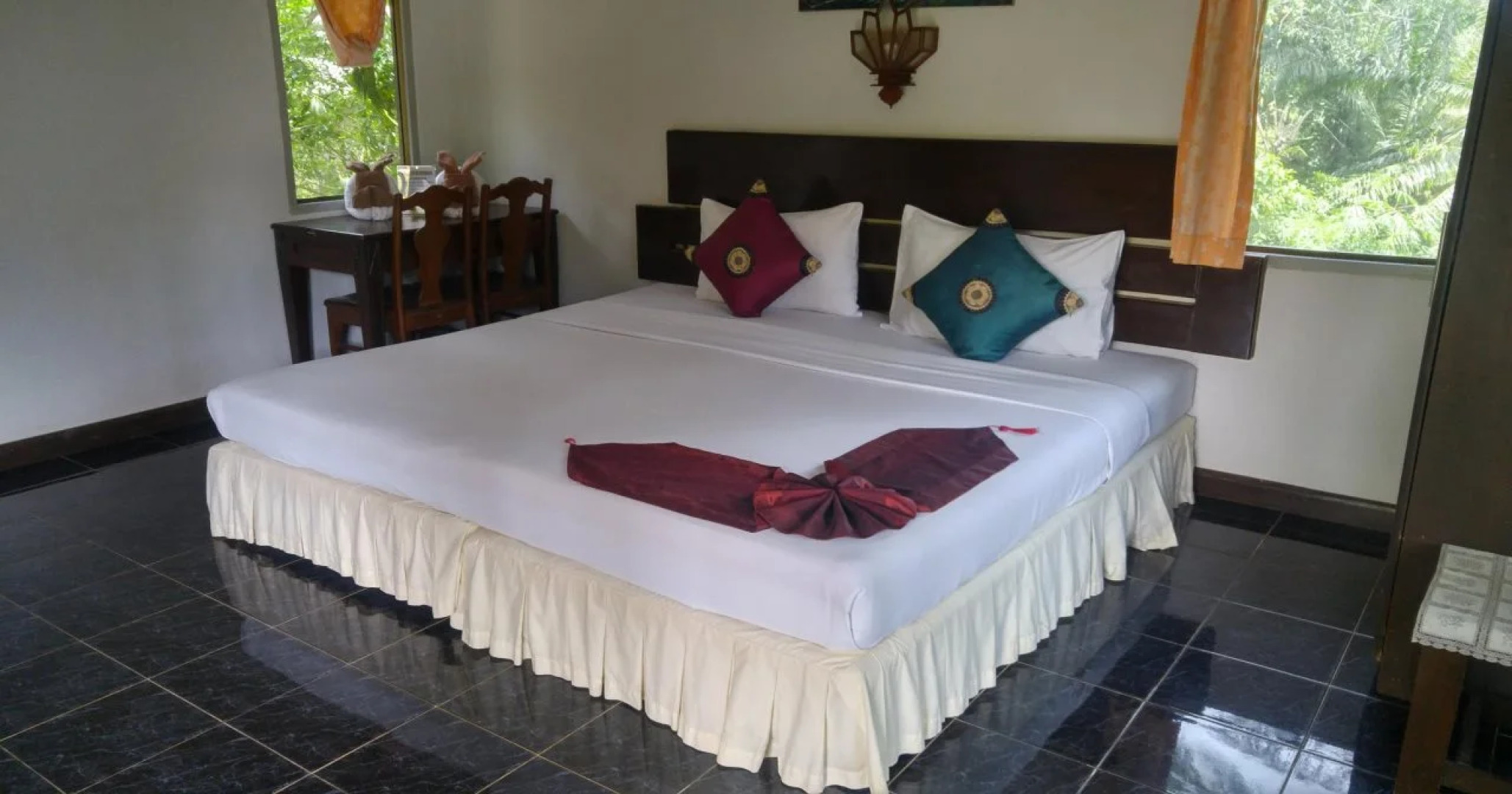 Fullmoon House & Resort