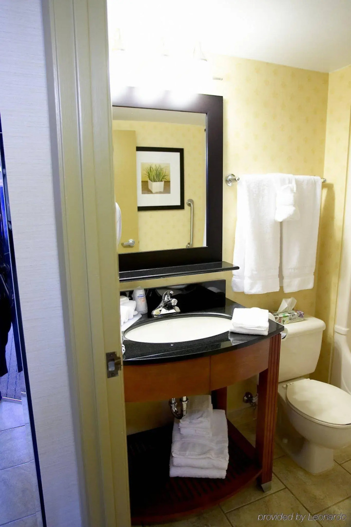 Sandman Hotel & Suites London Downtown