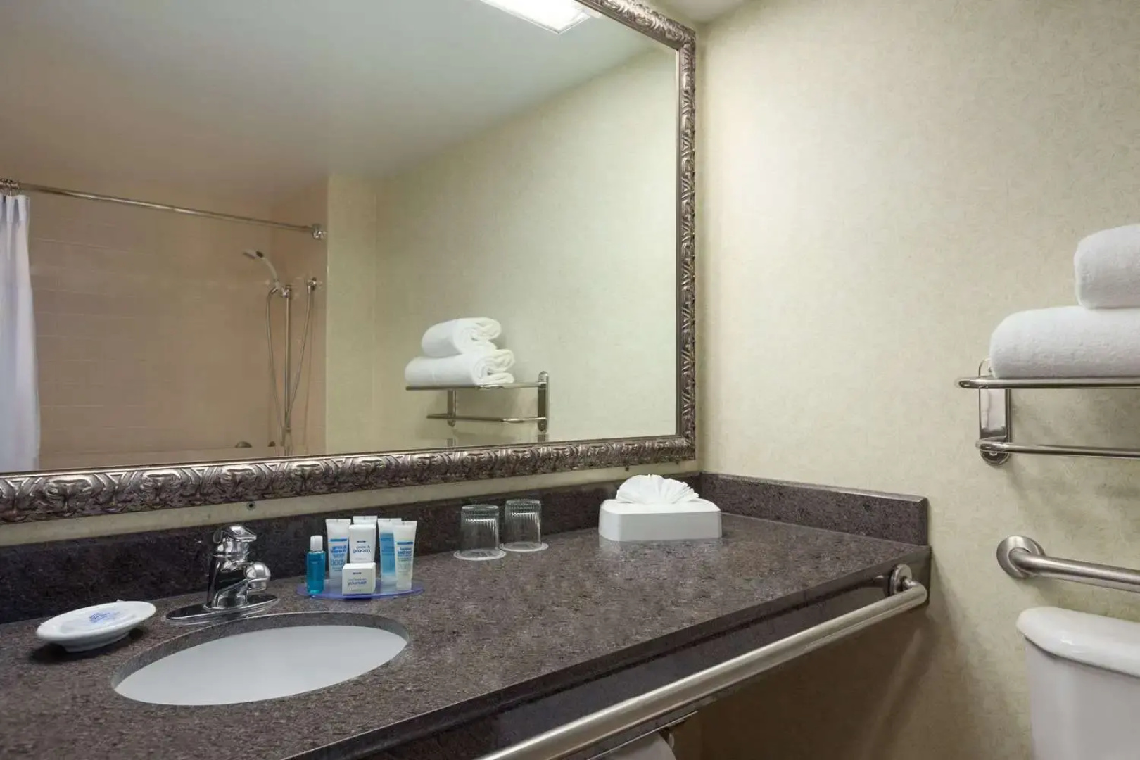 Delta Hotels by Marriott Anaheim Garden Grove