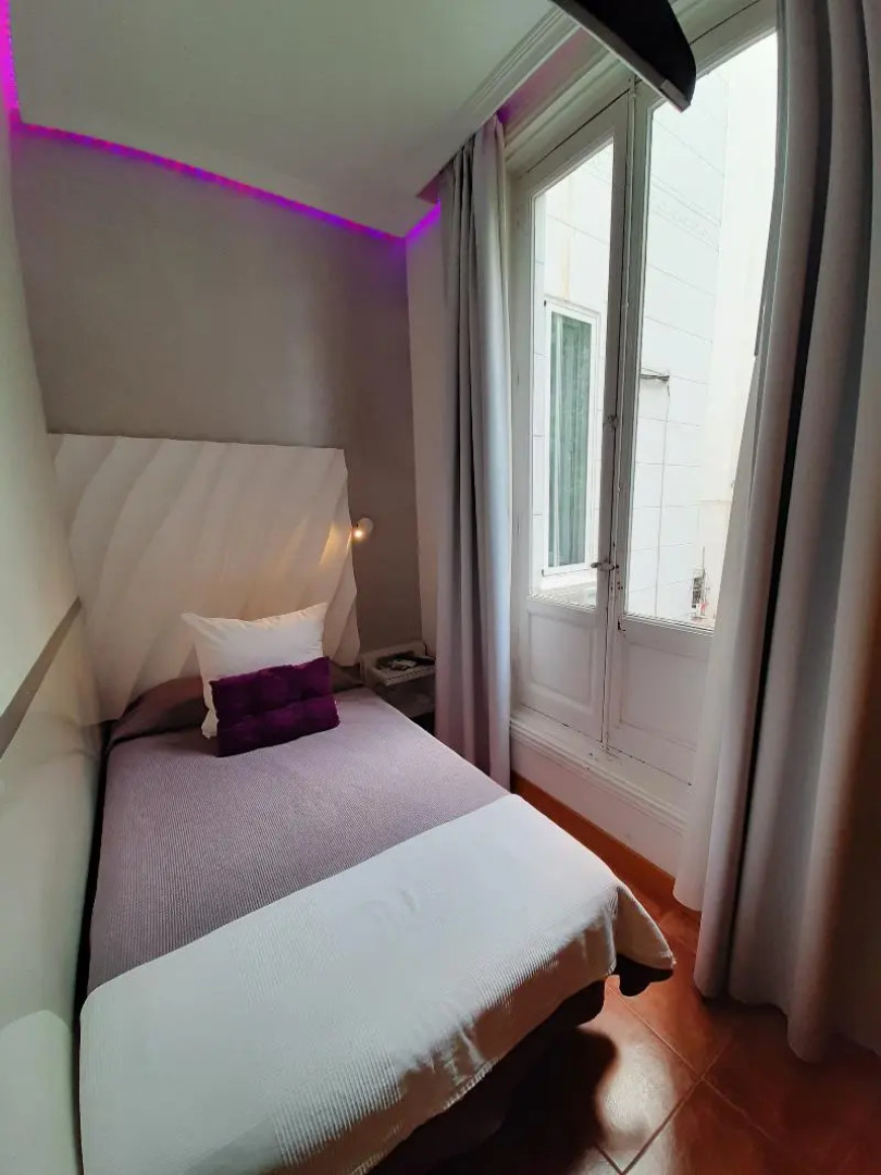 Hostal Las Fuentes - Adults Only