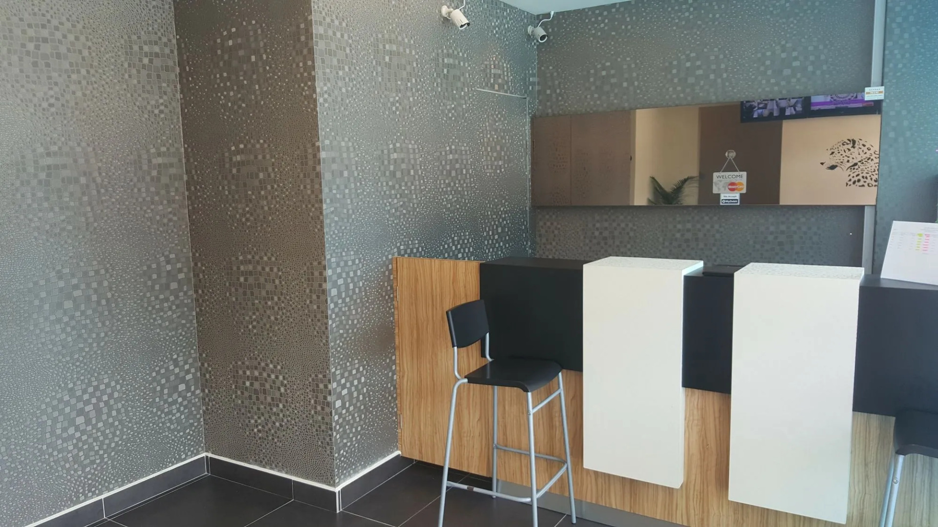 9 Square Hotel - Sri Kembangan