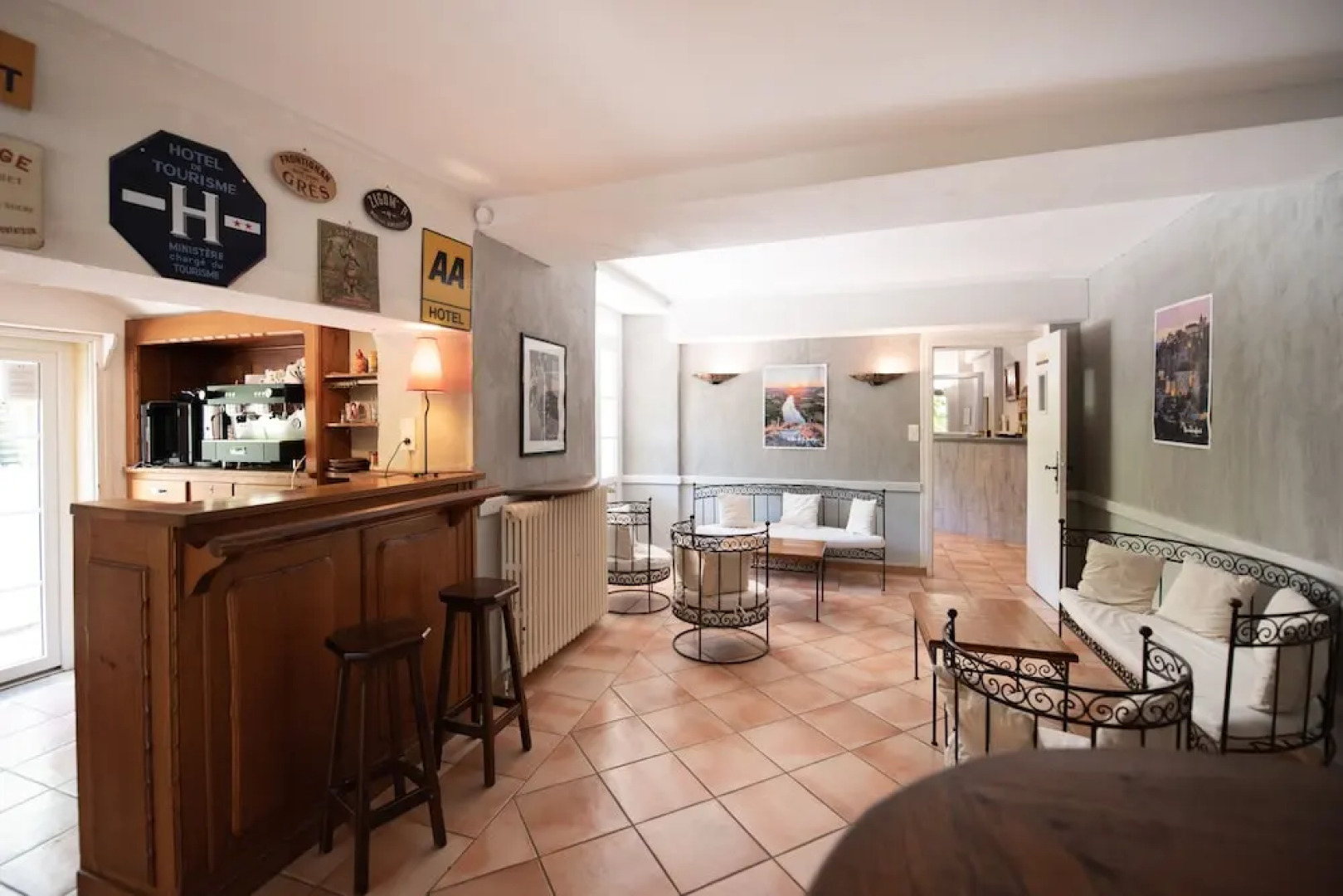 Logis Hôtel Domaine les Falaises