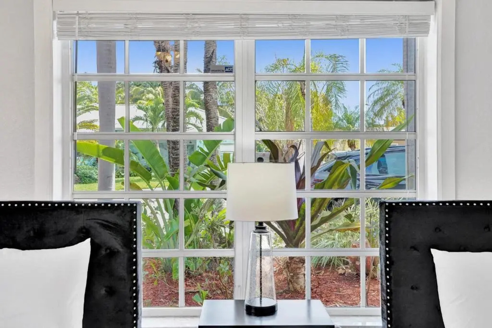 Modern 4bdr Home With Pool By The Beach